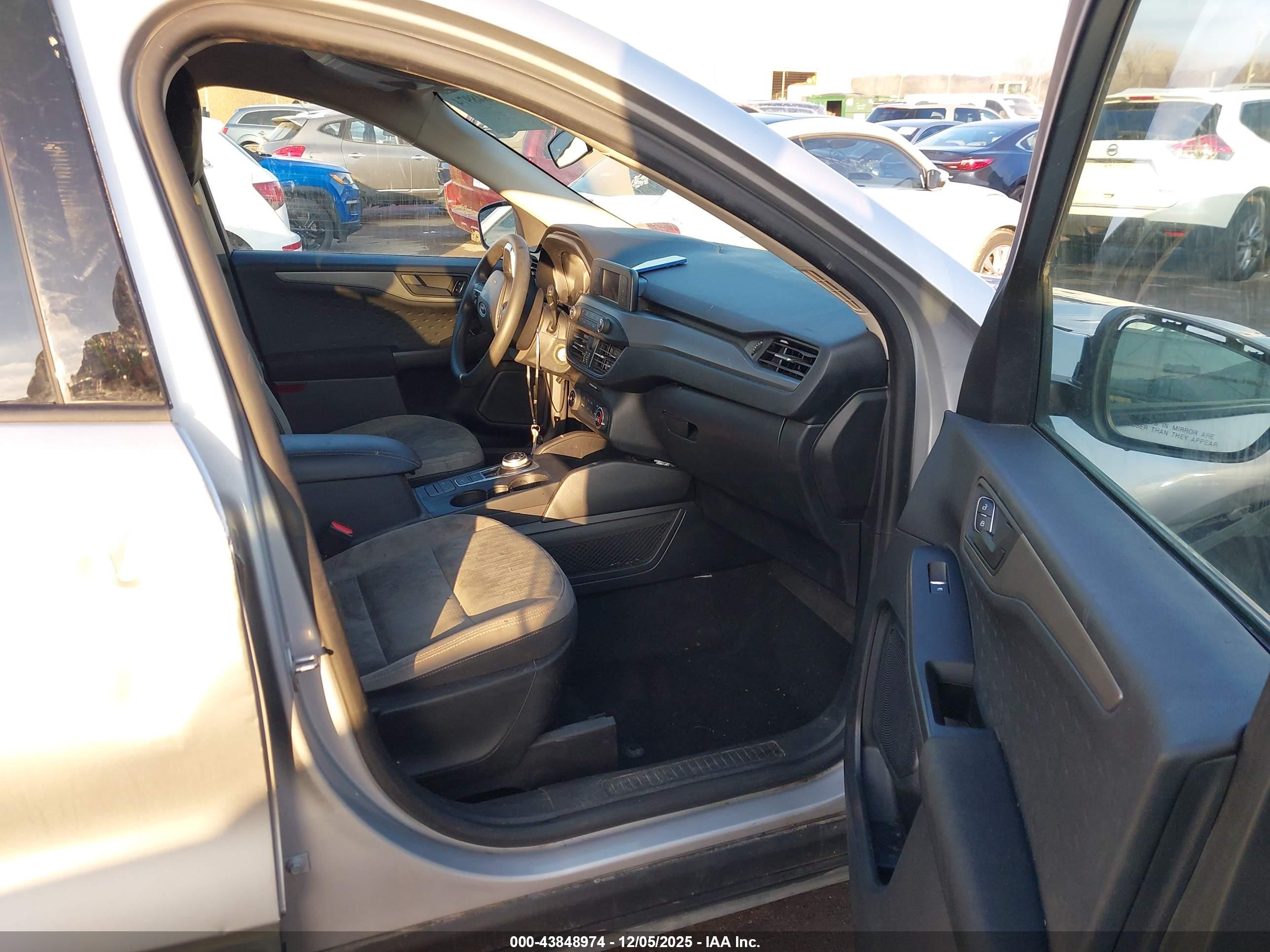 FORD ESCAPE image 5