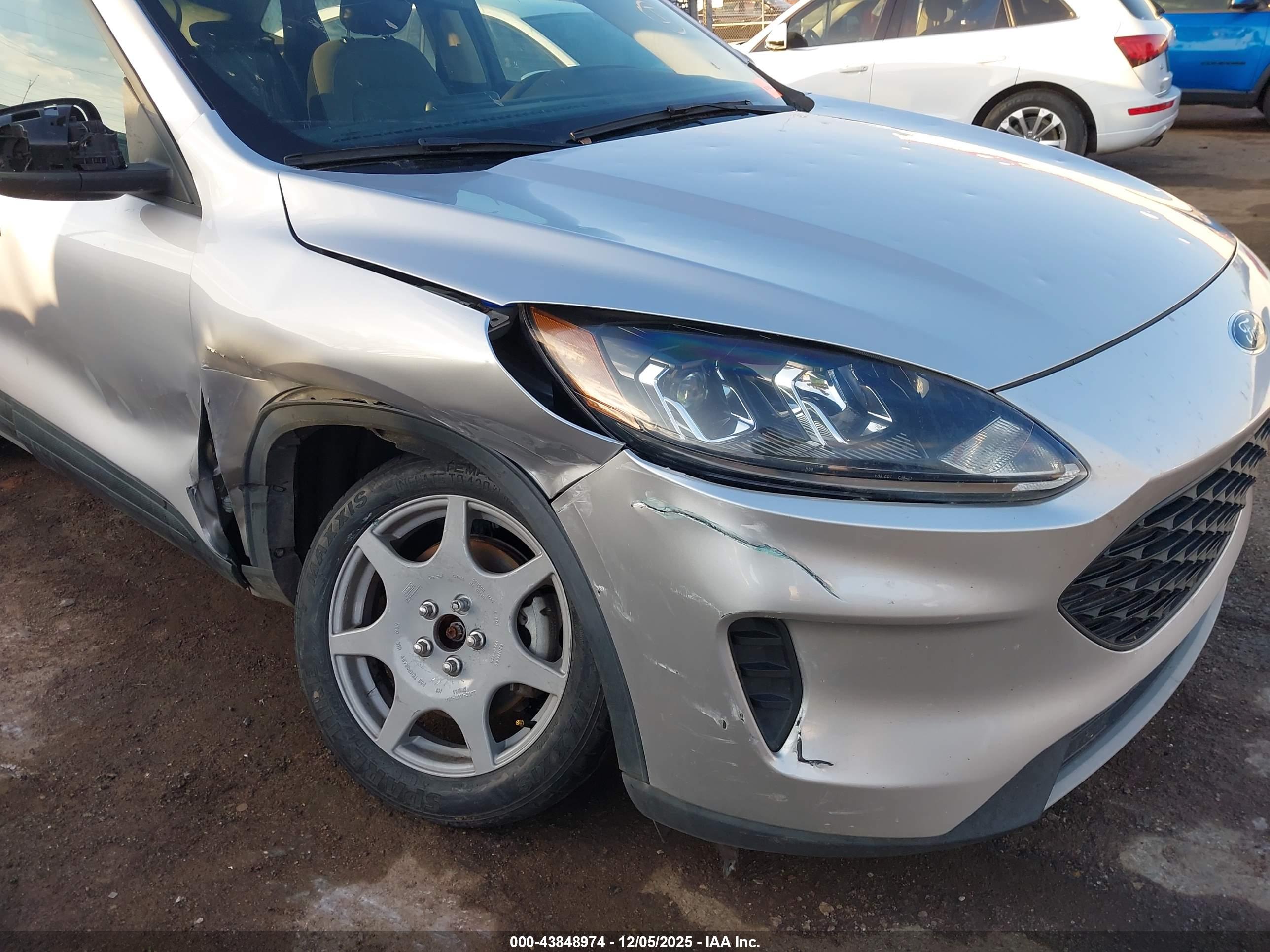 FORD ESCAPE image 6