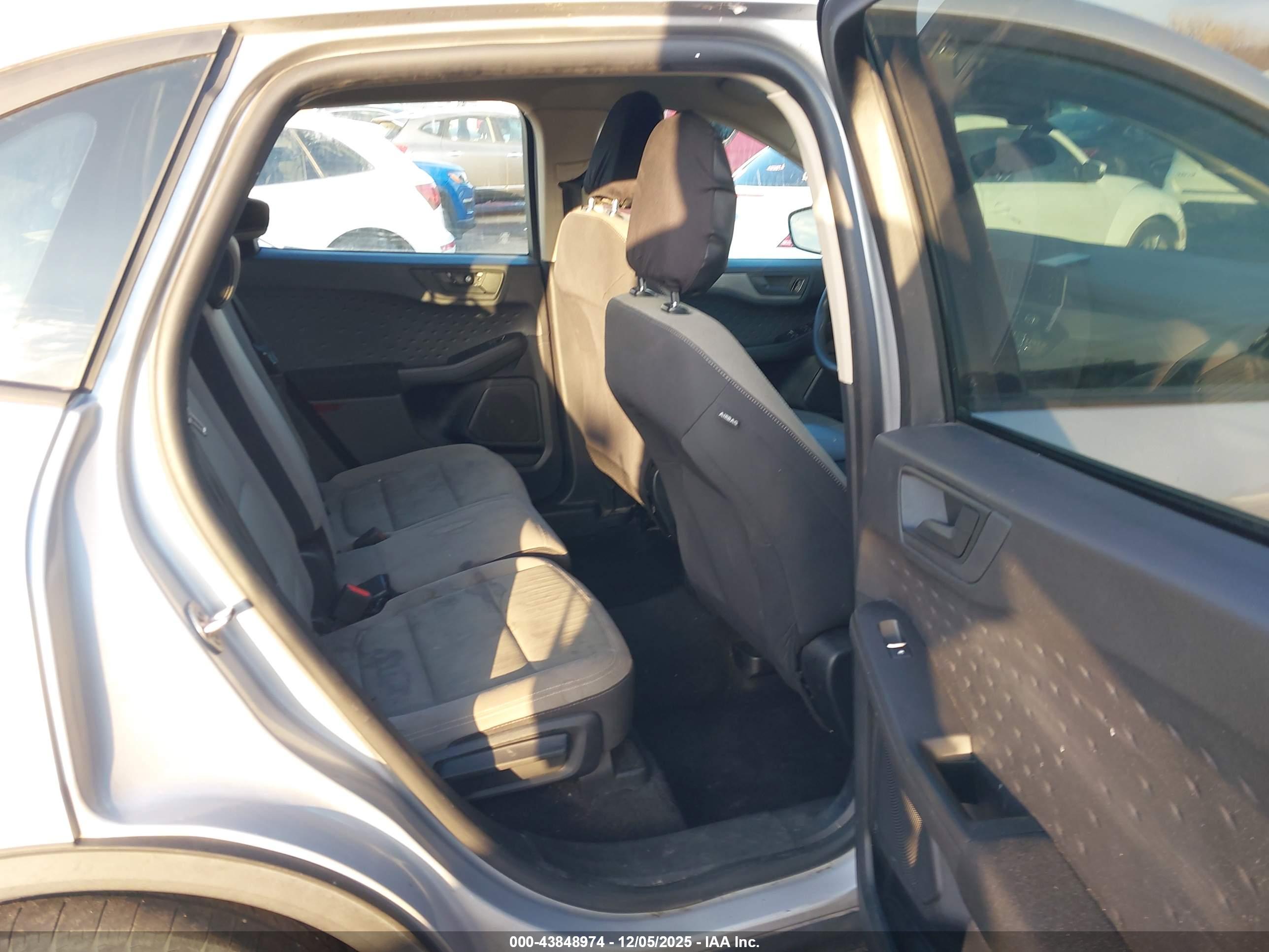 FORD ESCAPE image 8