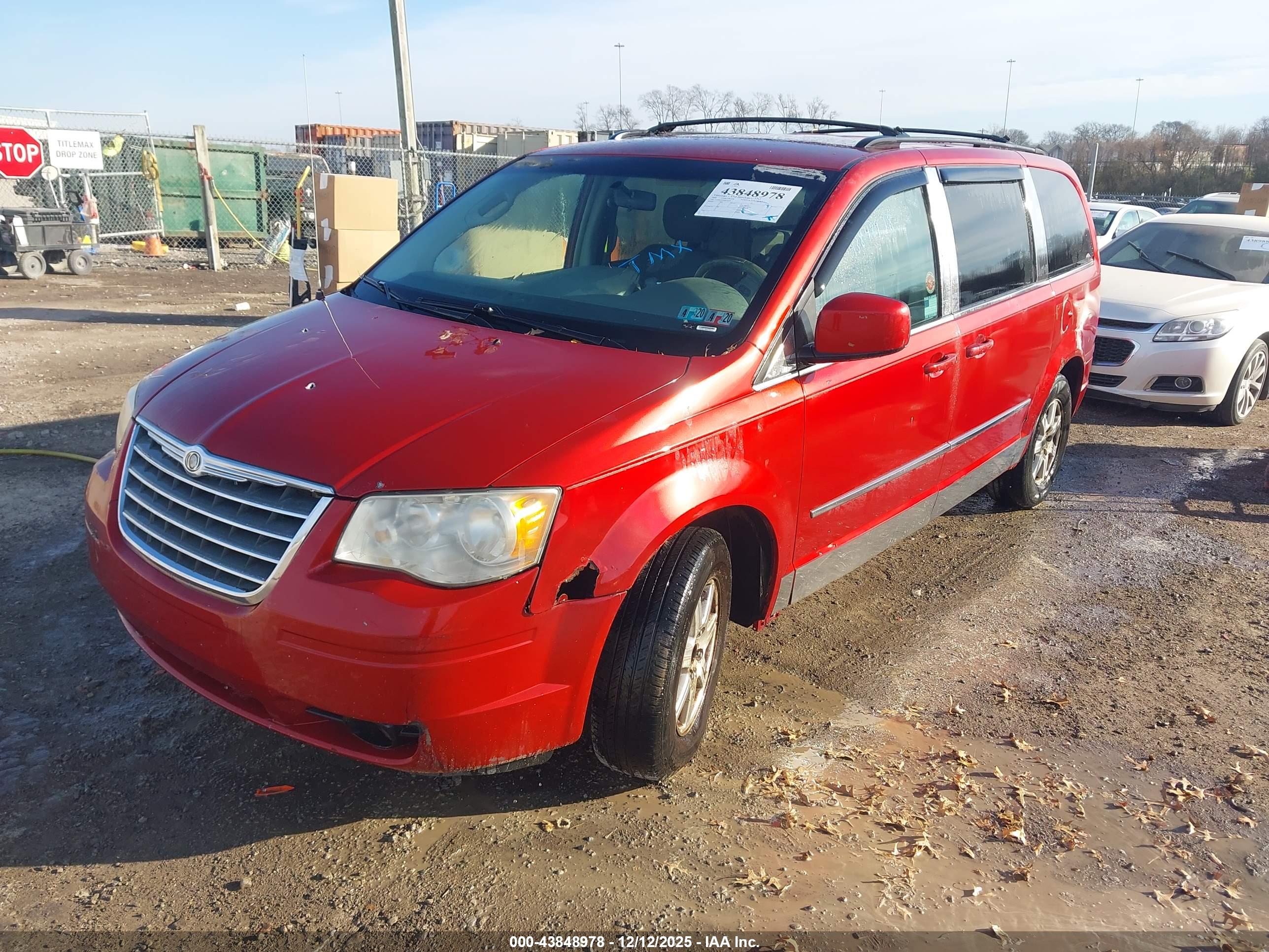 CHRYSLER TOWN image 2