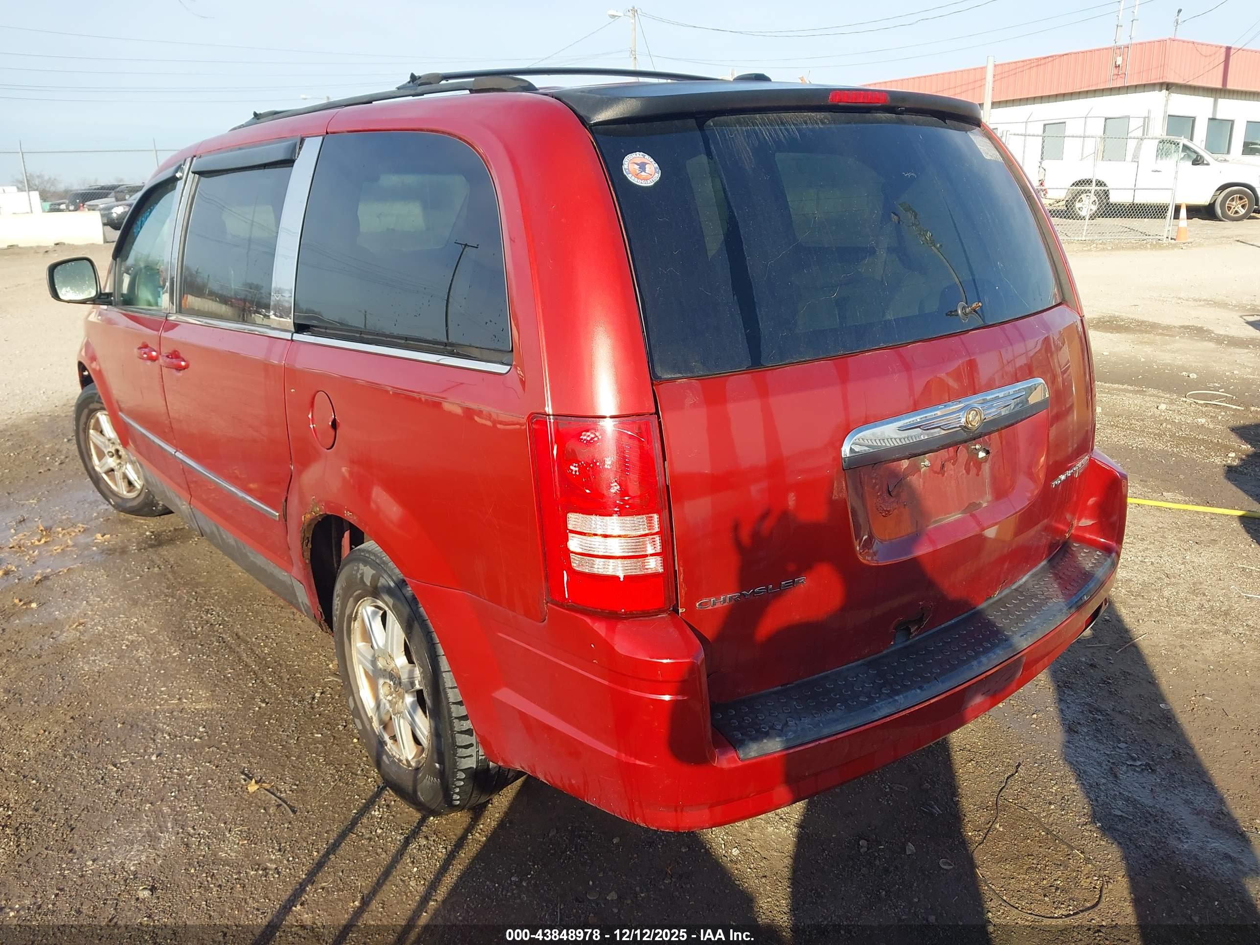 CHRYSLER TOWN image 3