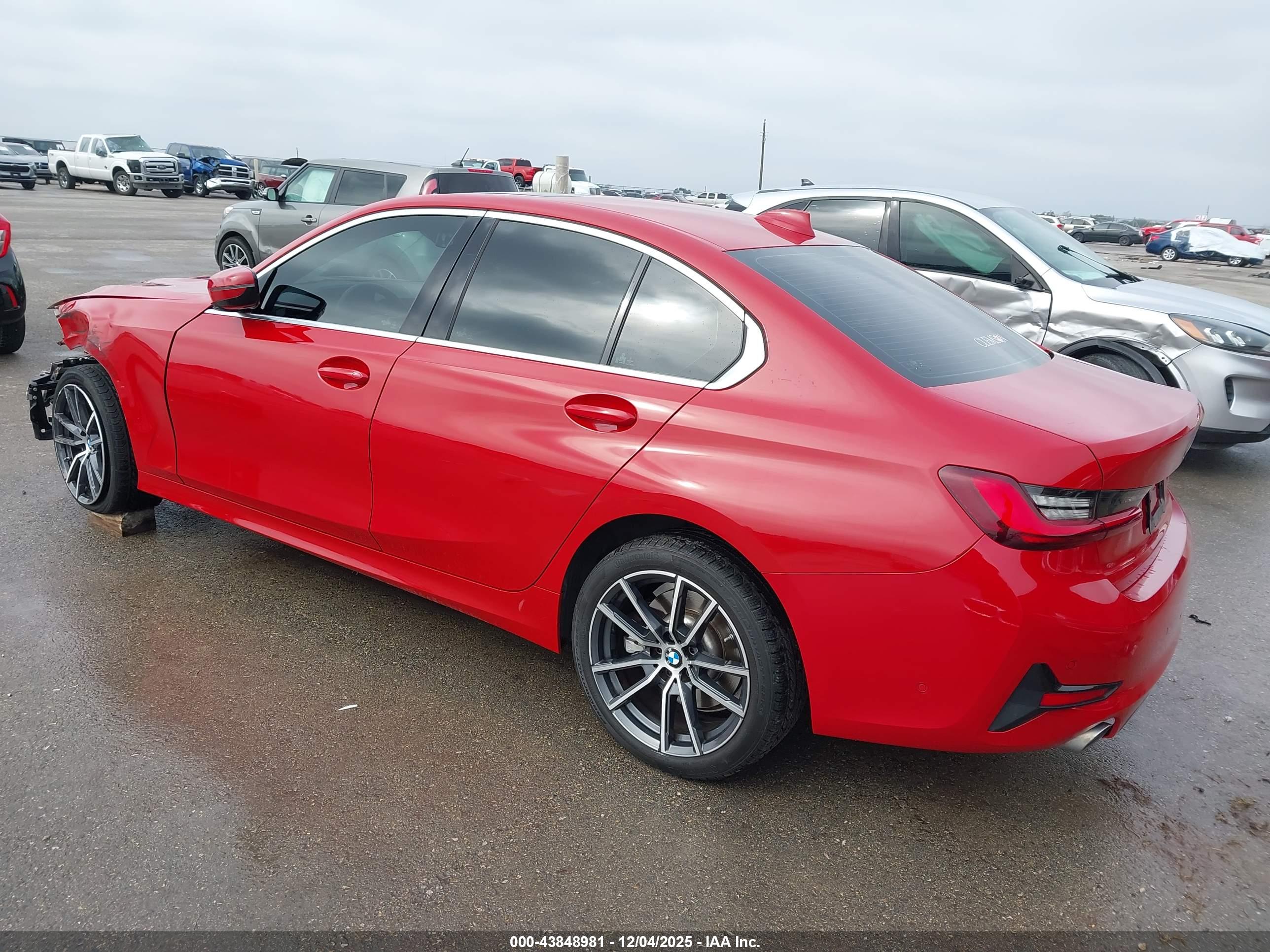 BMW 330I image 3