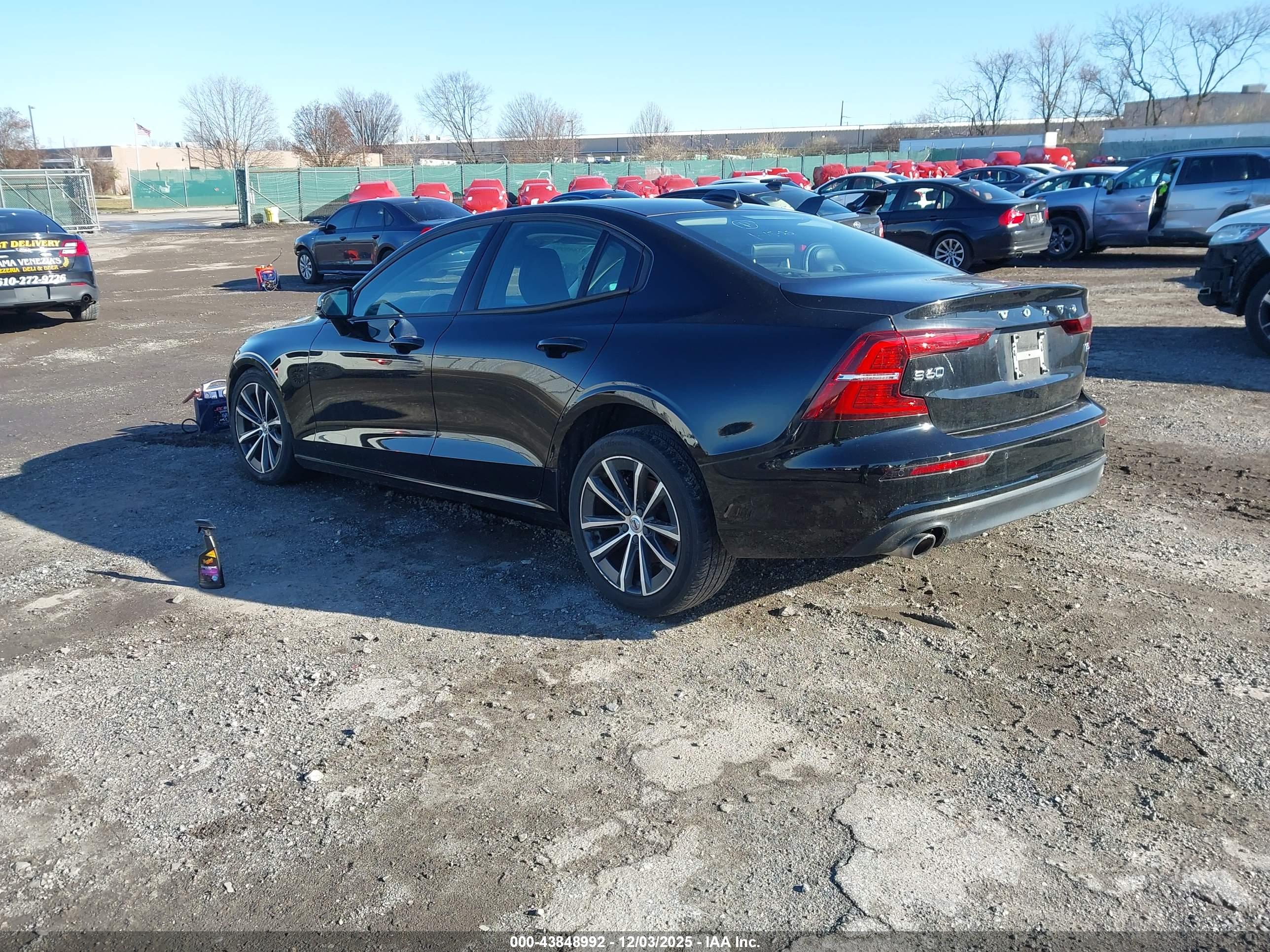 VOLVO S60 image 3
