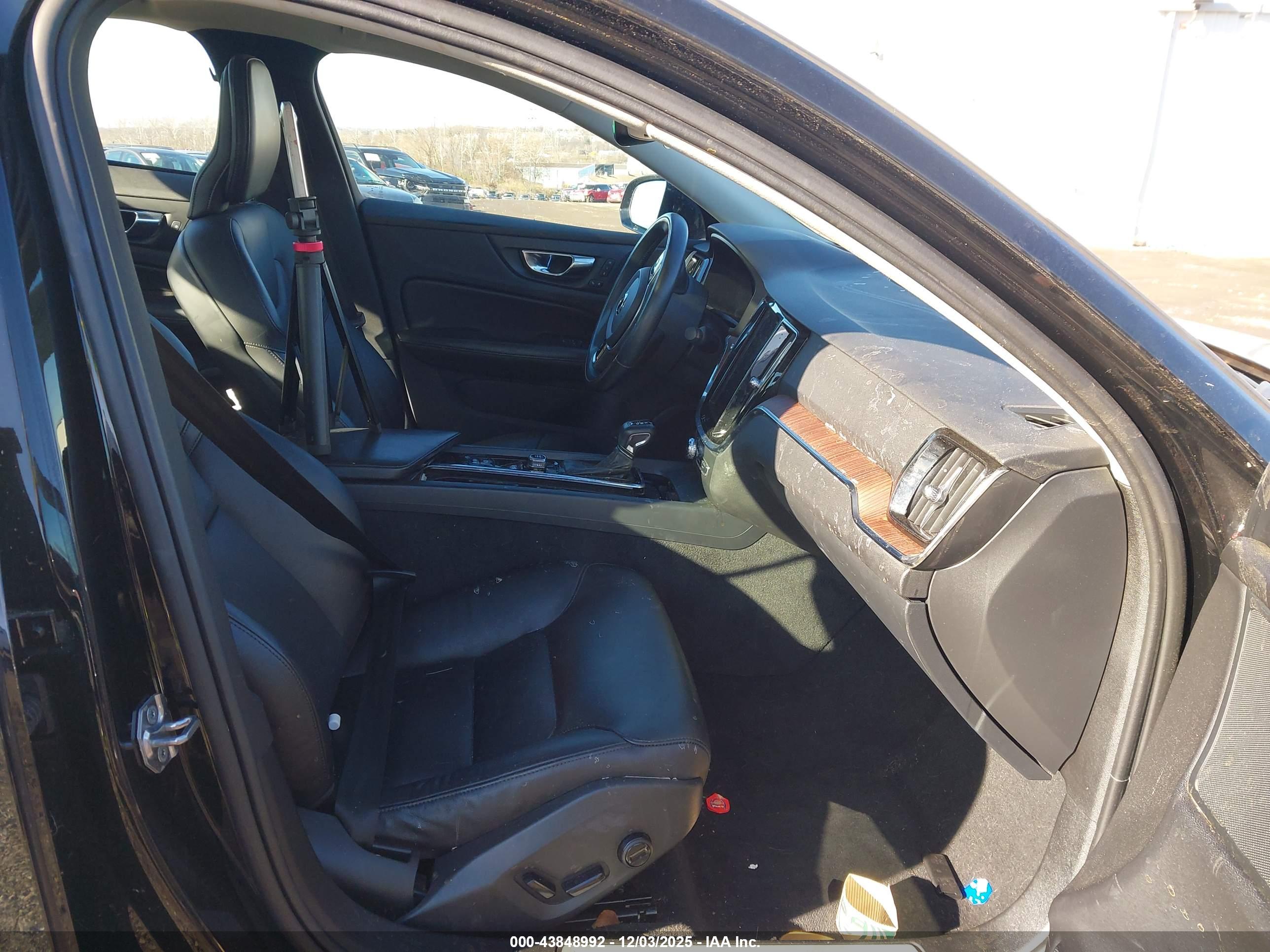 VOLVO S60 image 5