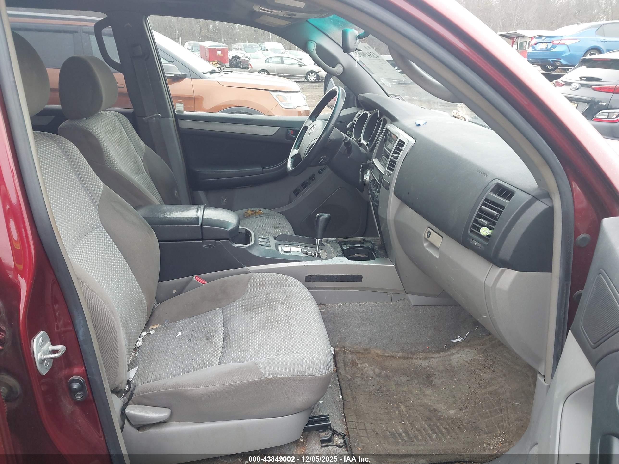 TOYOTA 4RUNNER image 5