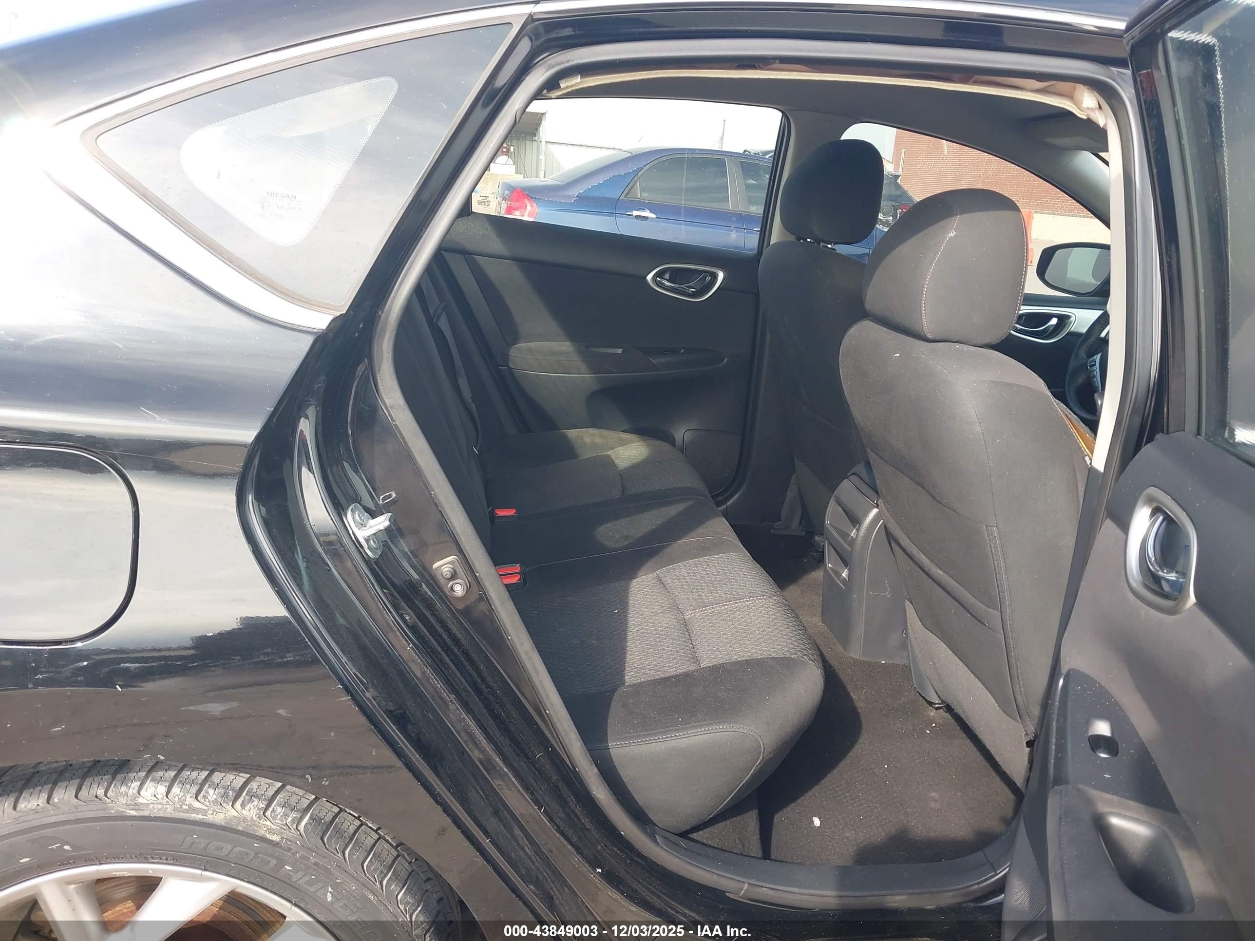 NISSAN SENTRA image 8