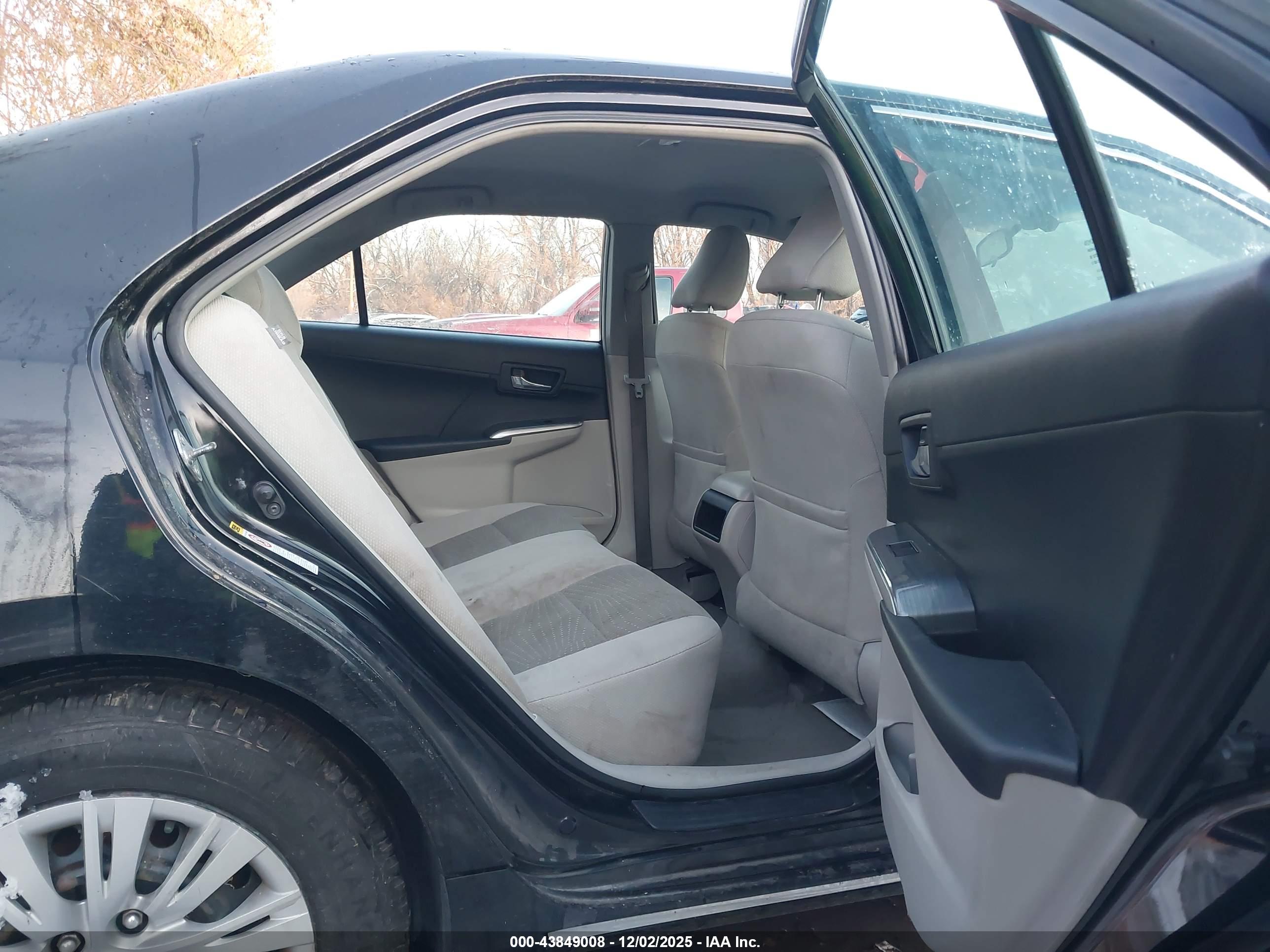 TOYOTA CAMRY image 8