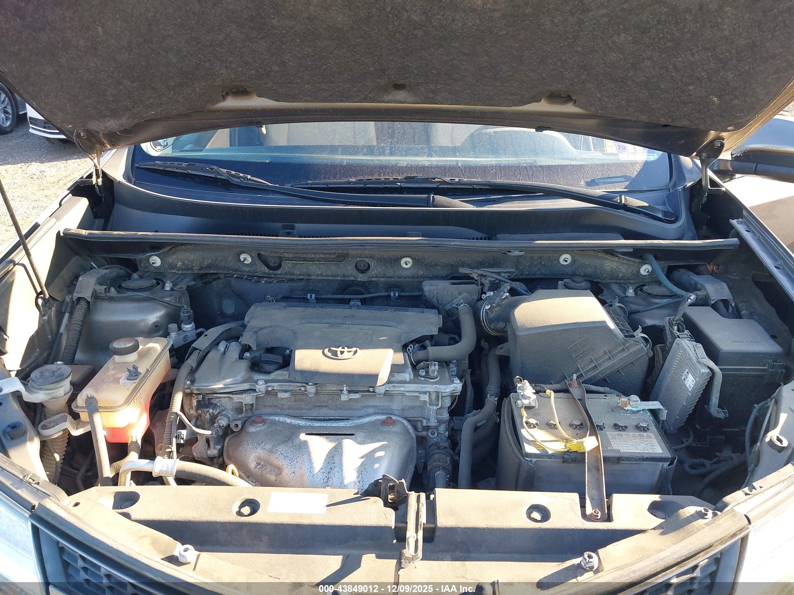 TOYOTA RAV4 image 10