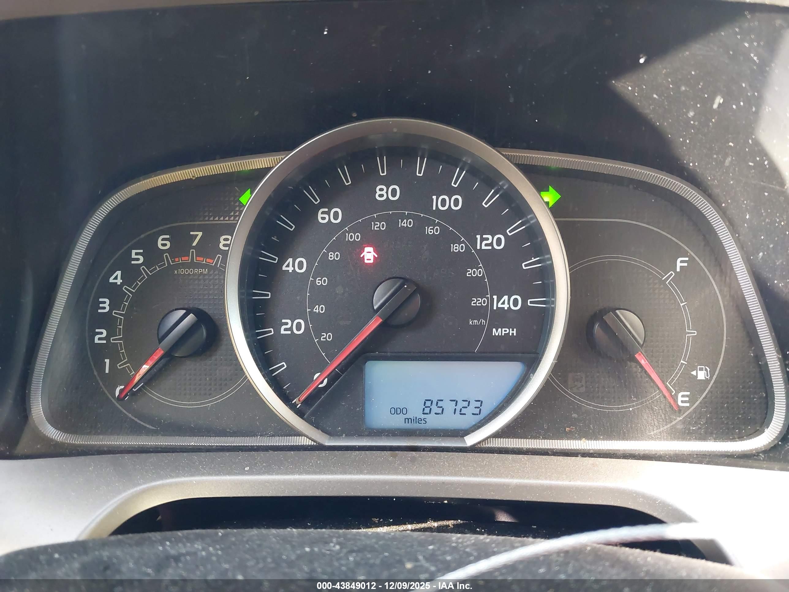 TOYOTA RAV4 image 7
