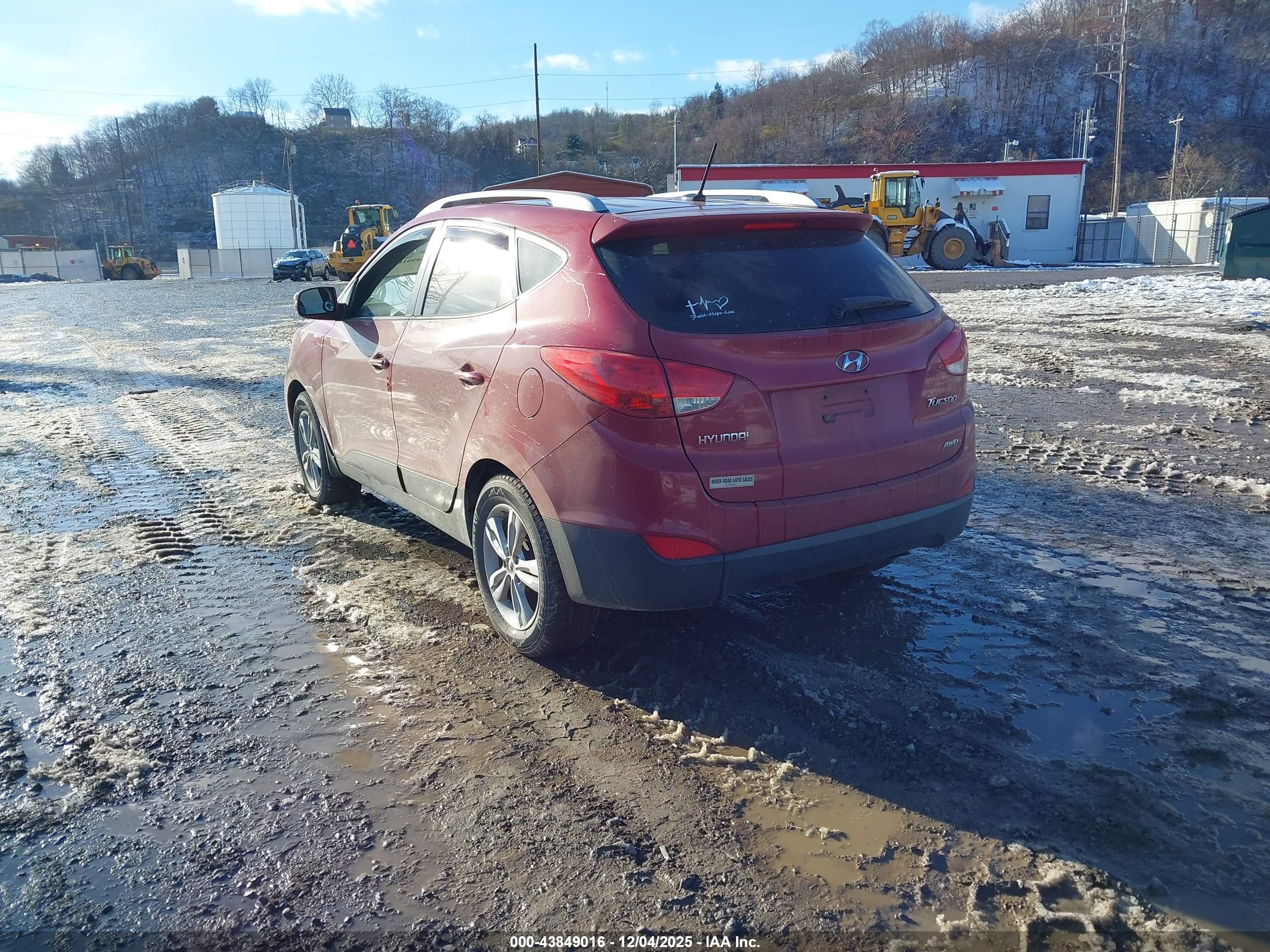 HYUNDAI TUCSON image 3
