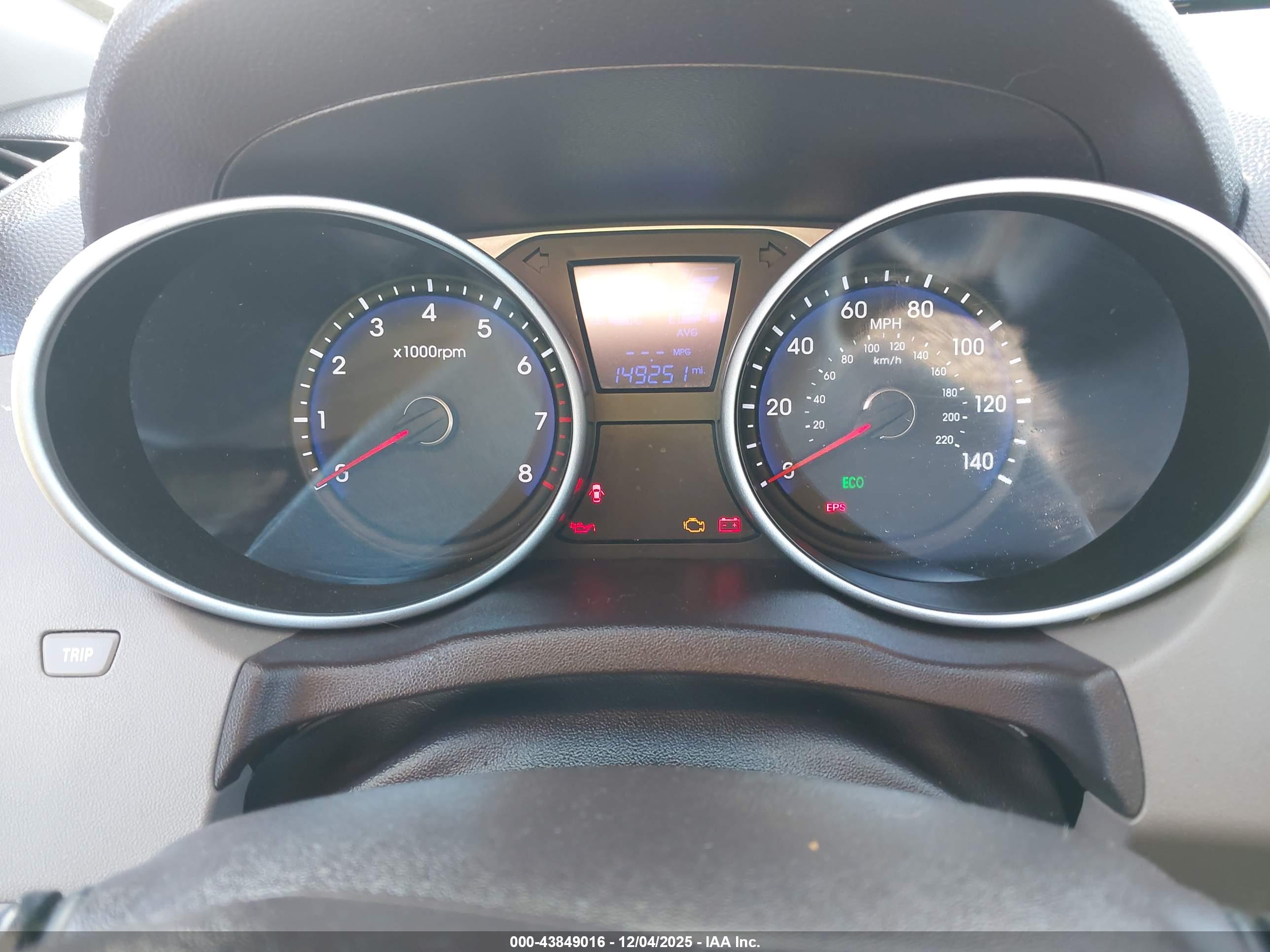 HYUNDAI TUCSON image 7
