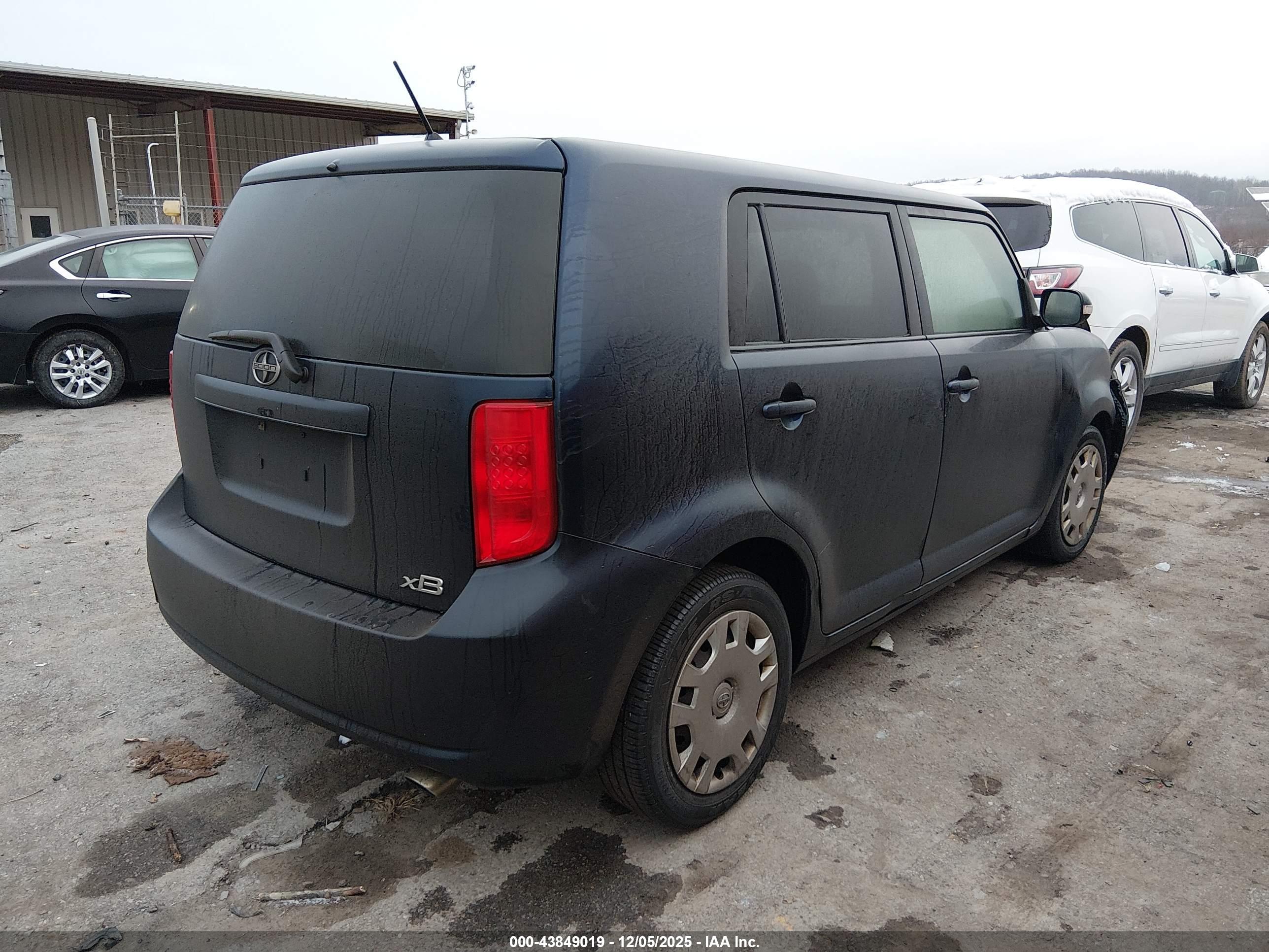 SCION XB image 4