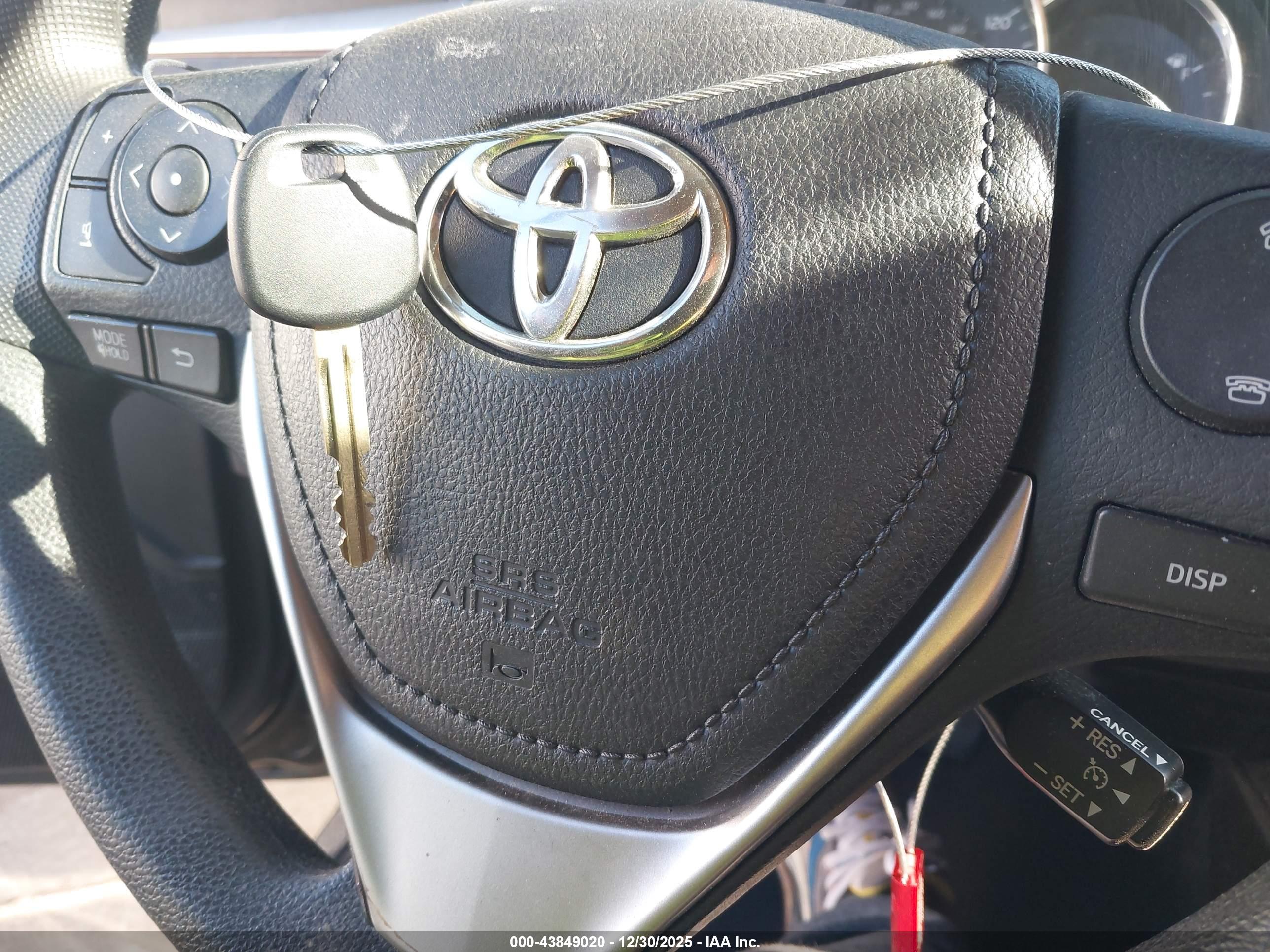 TOYOTA COROLLA image 11