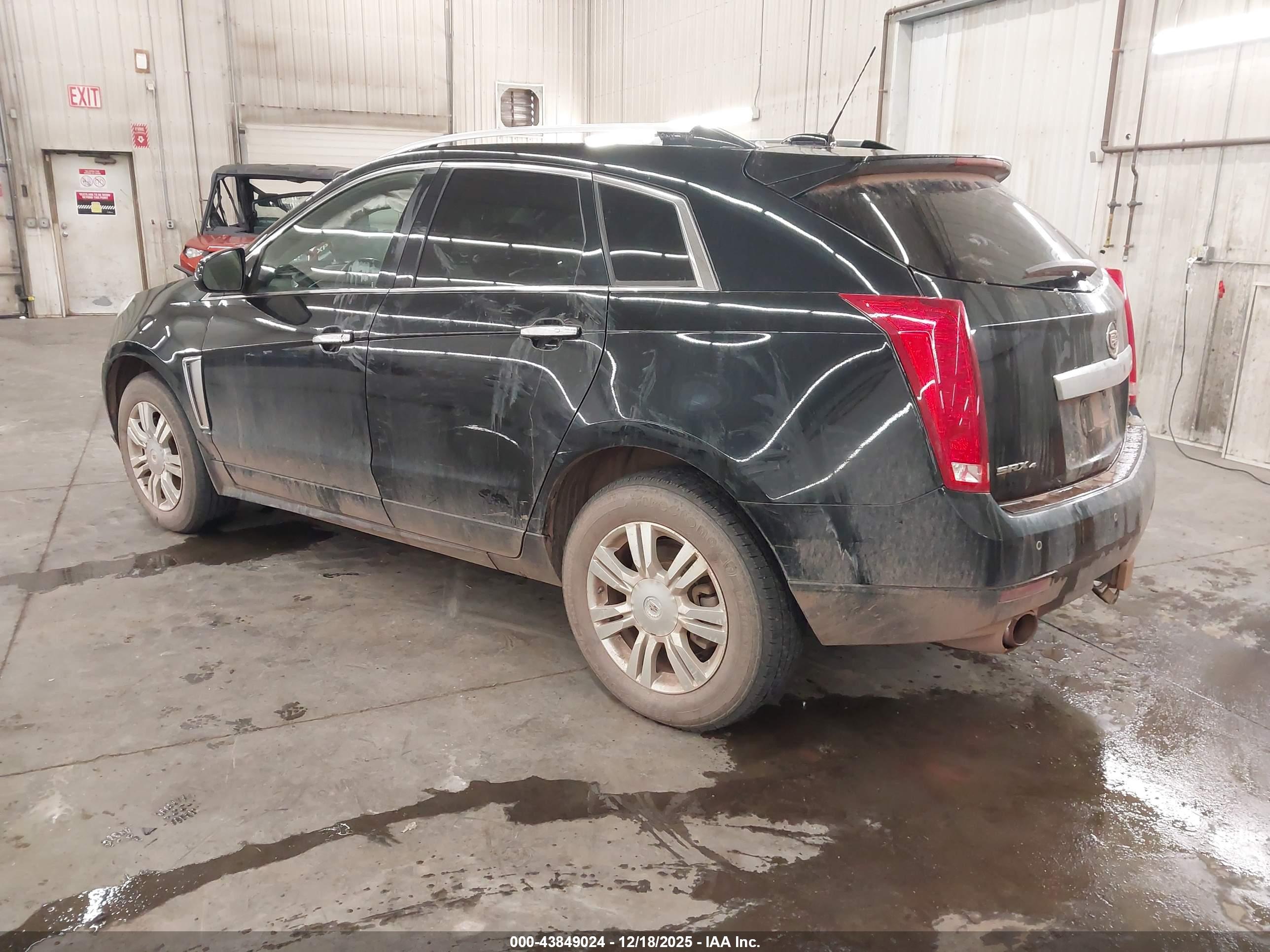 CADILLAC SRX image 3