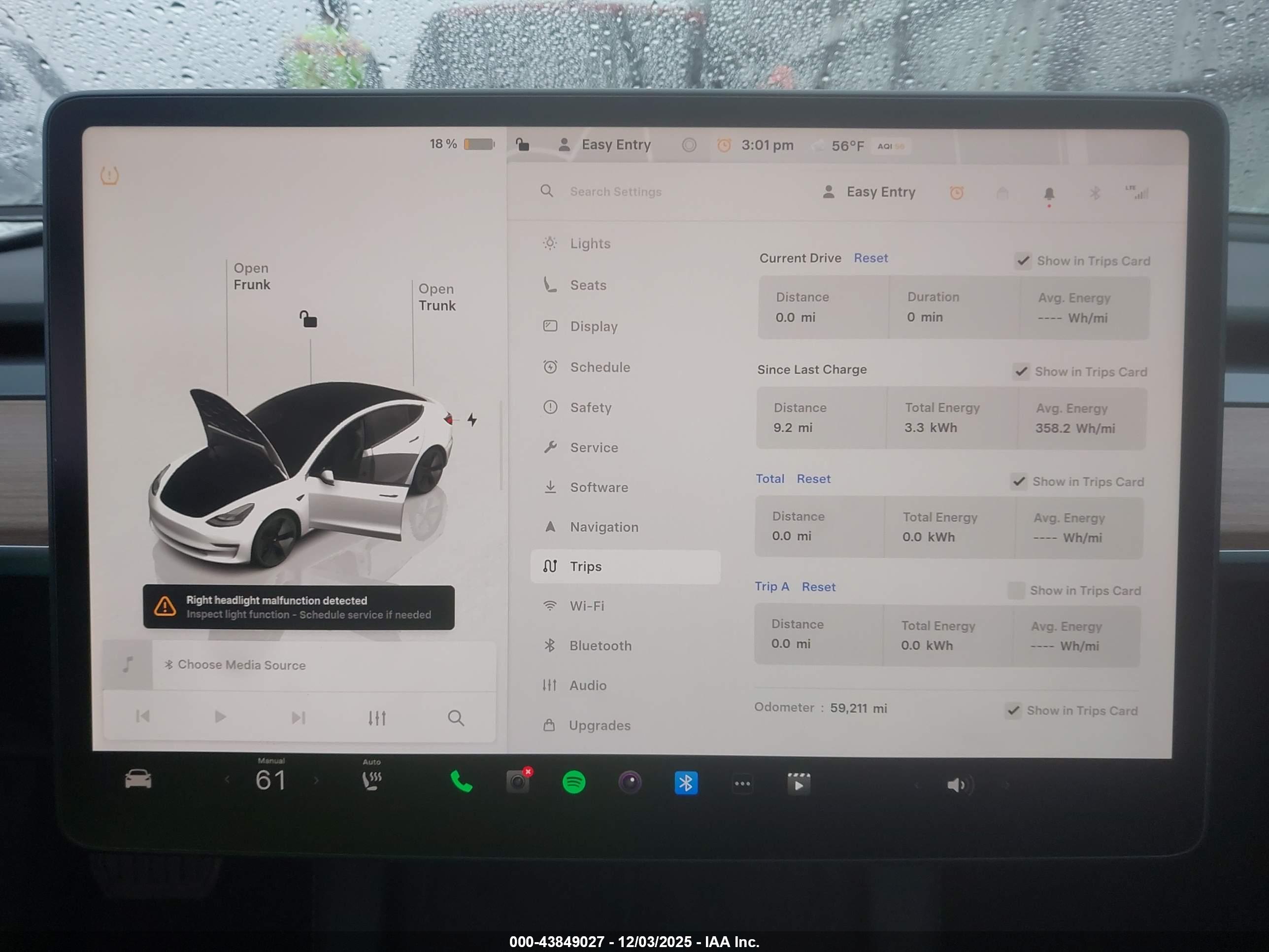 TESLA MODEL image 7