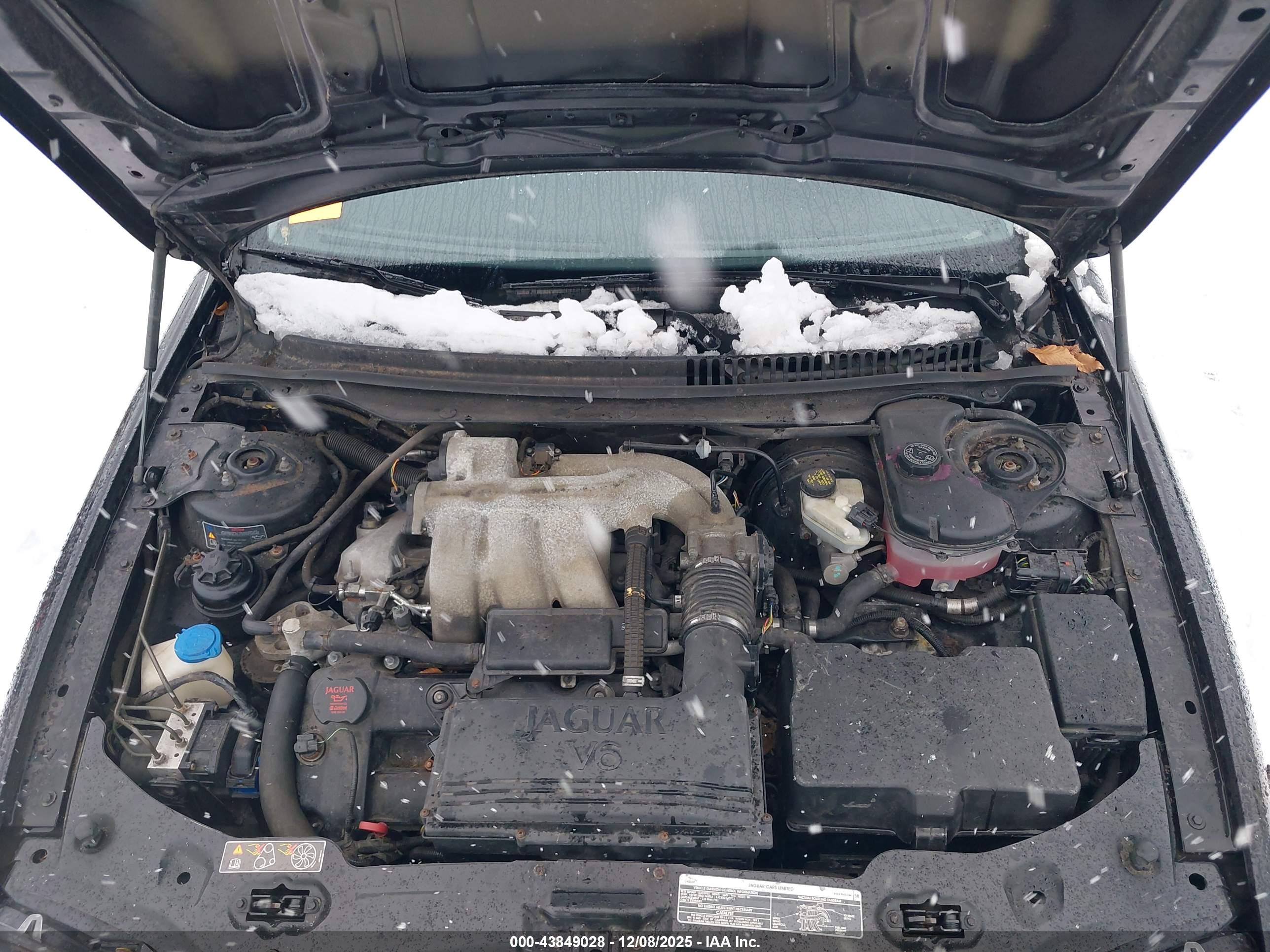 JAGUAR X-TYPE image 10