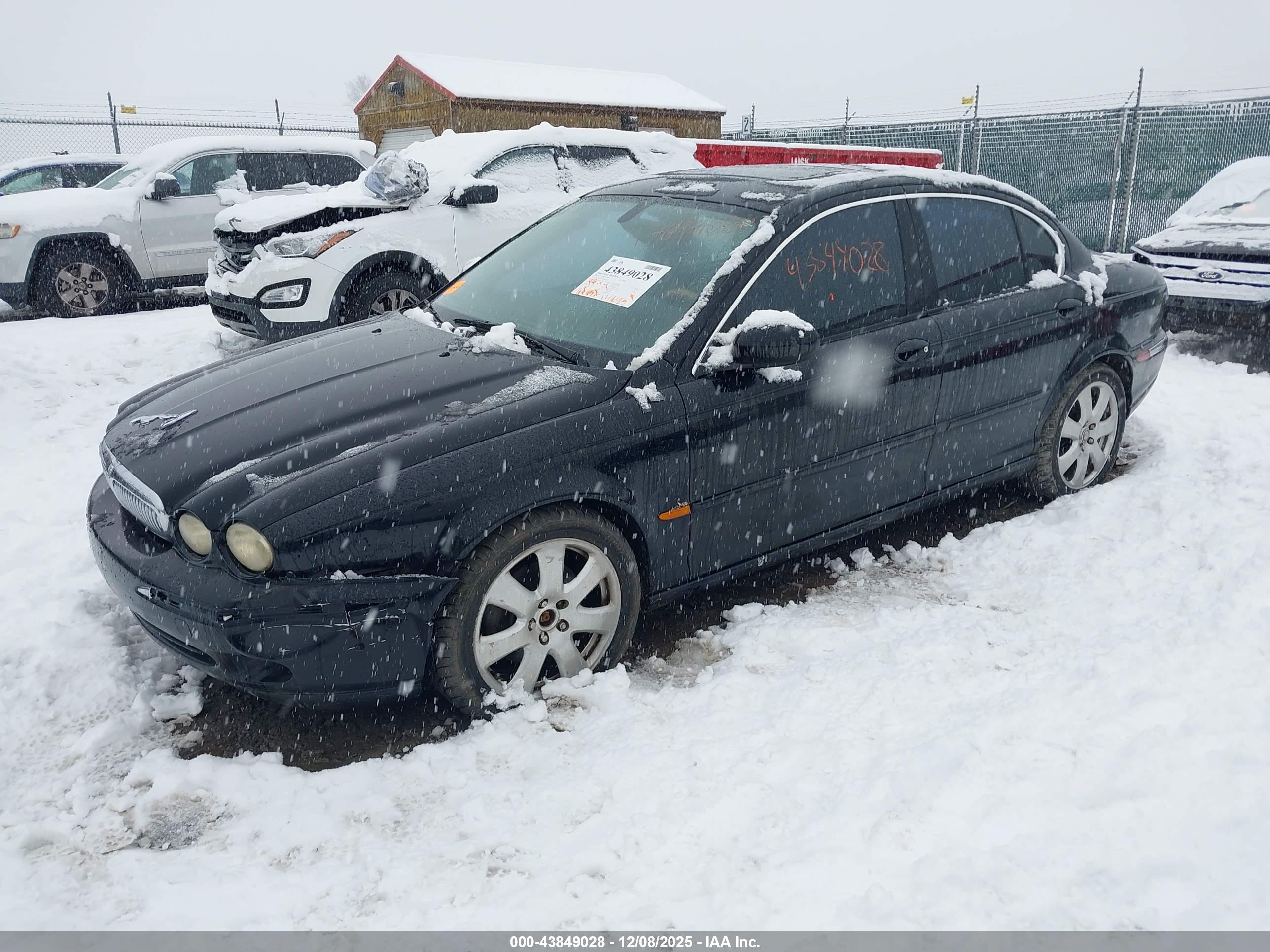 JAGUAR X-TYPE image 2