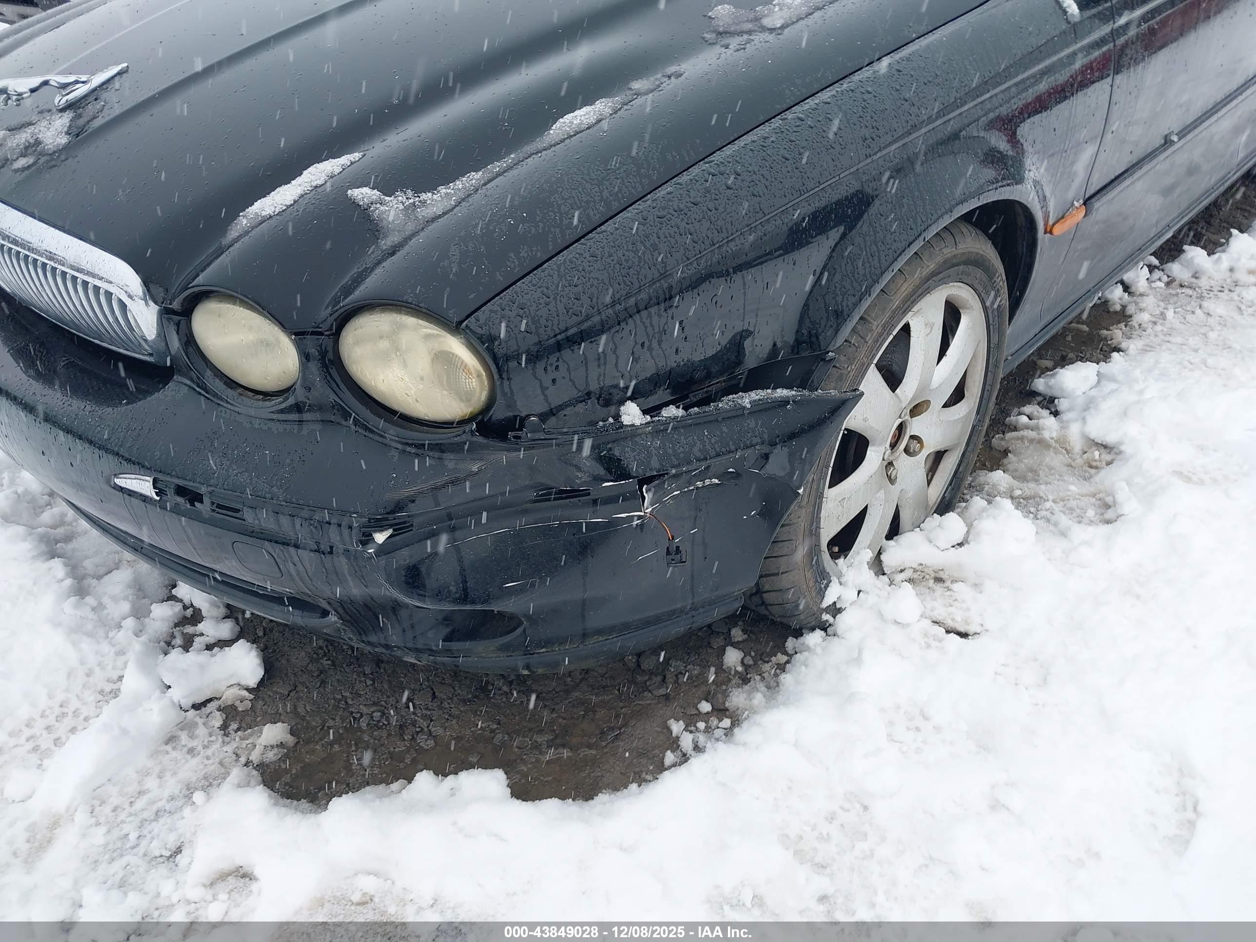 JAGUAR X-TYPE image 6