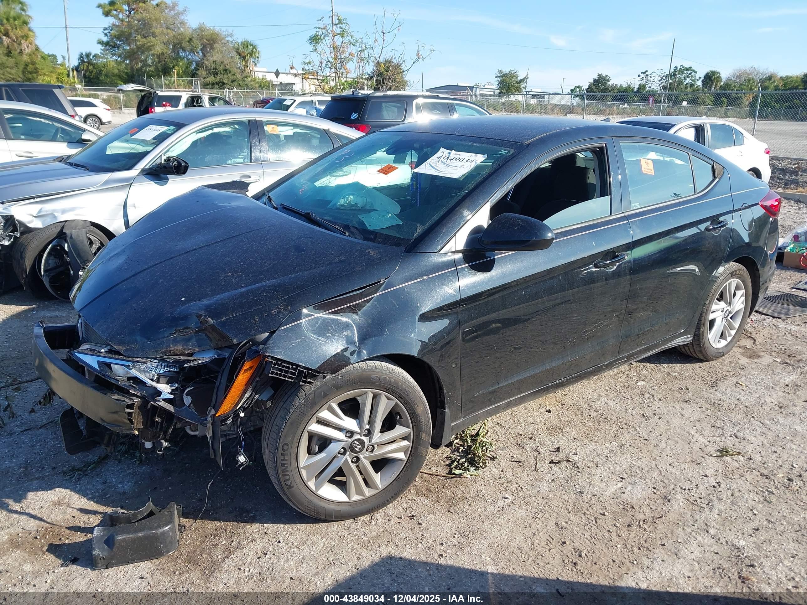HYUNDAI ELANTRA image 2
