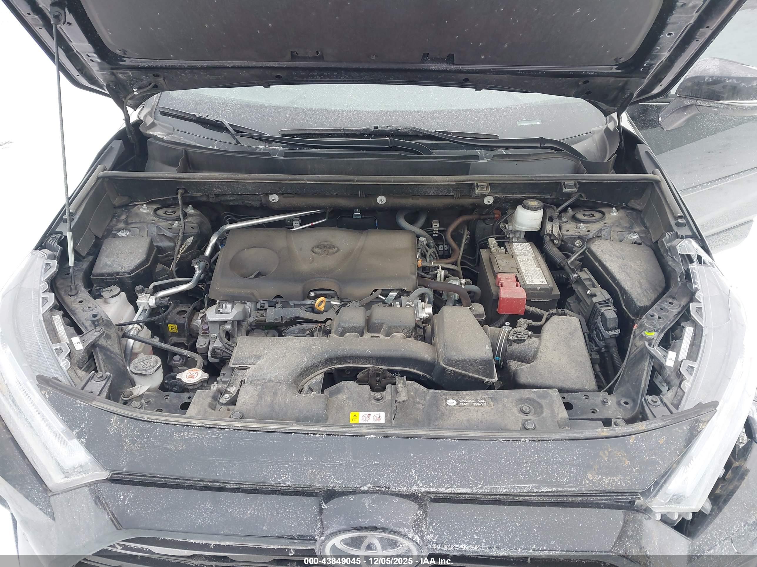 TOYOTA RAV4 image 10