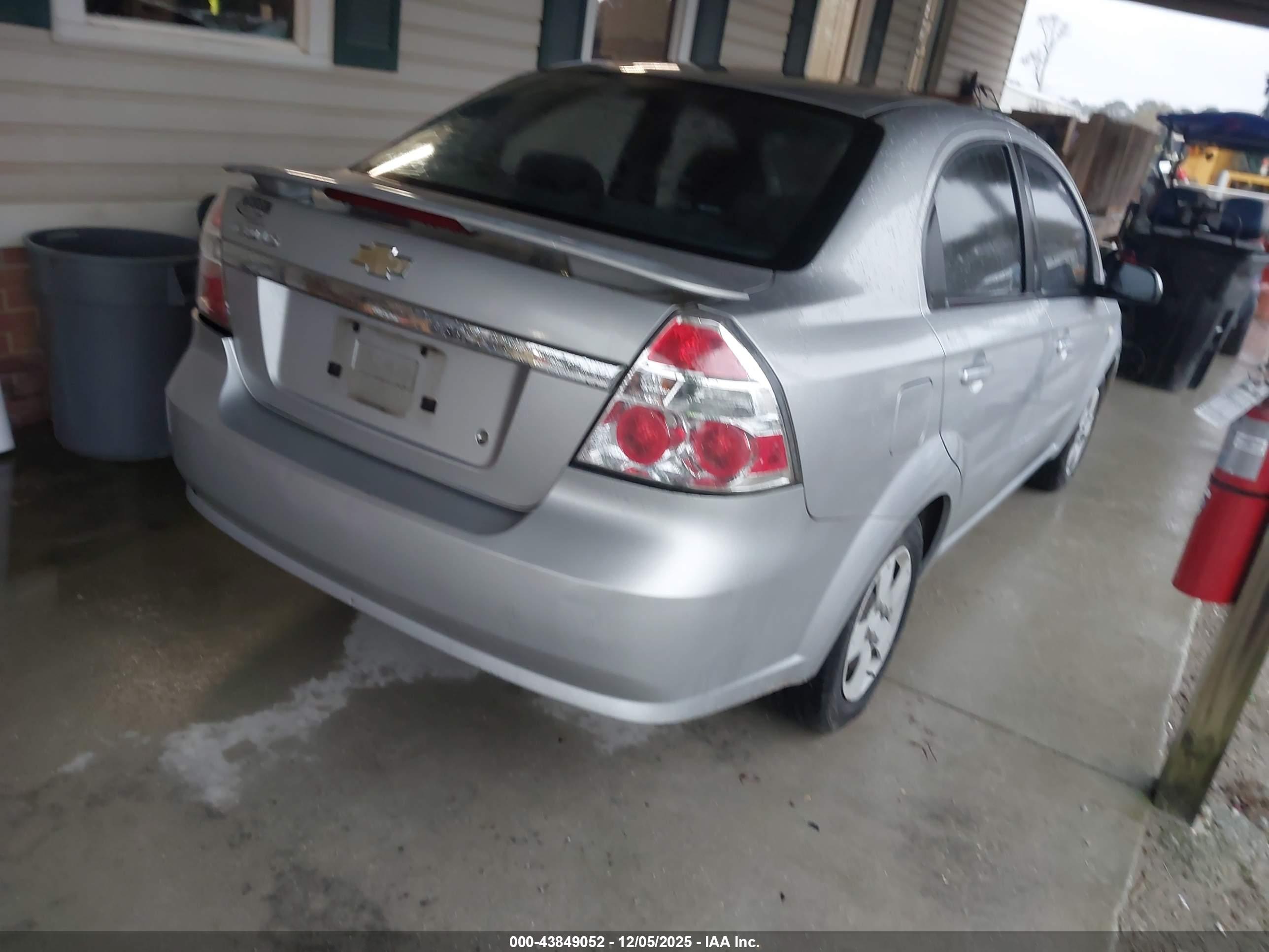 CHEVROLET AVEO image 4