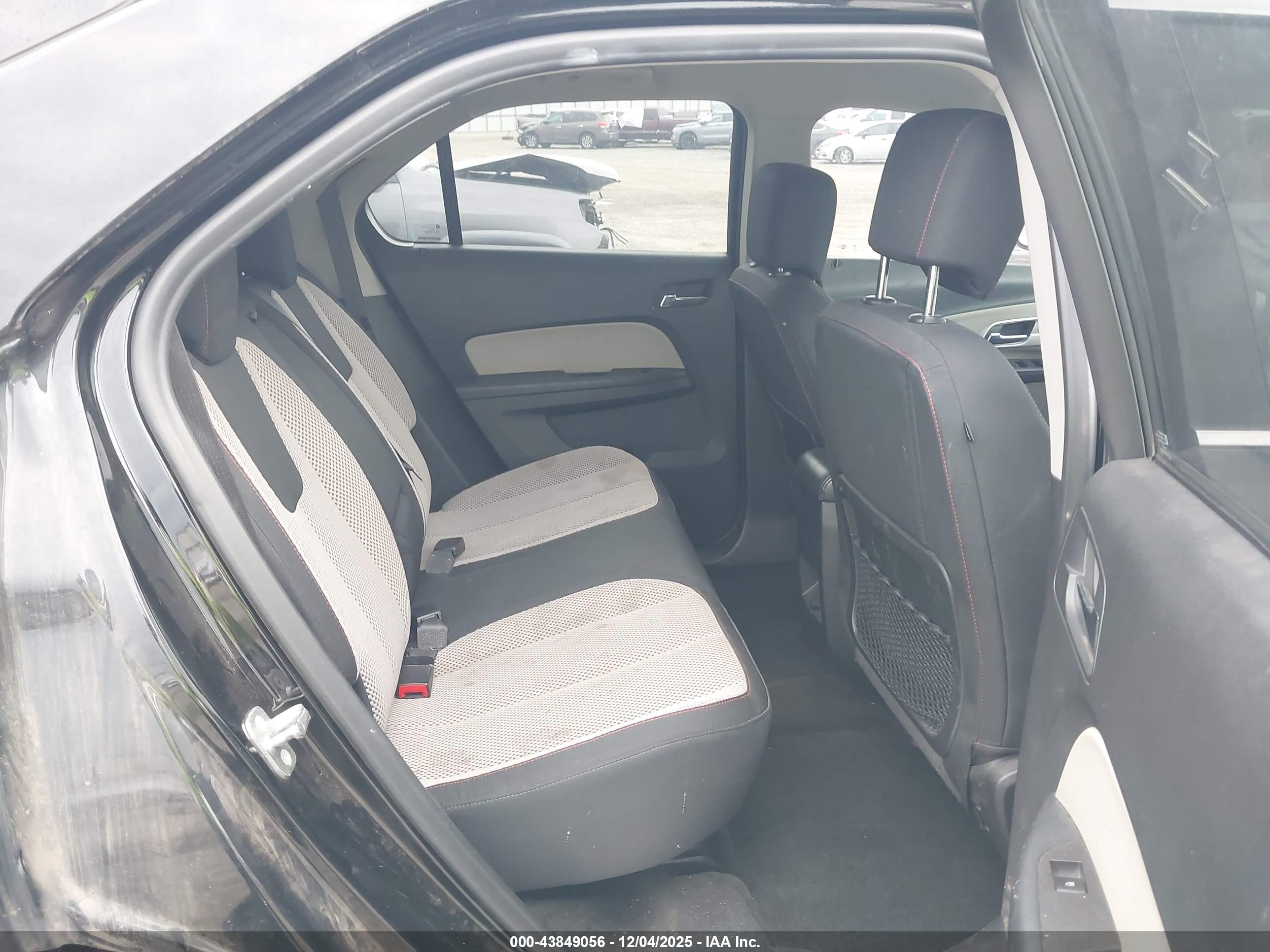 CHEVROLET EQUINOX image 8