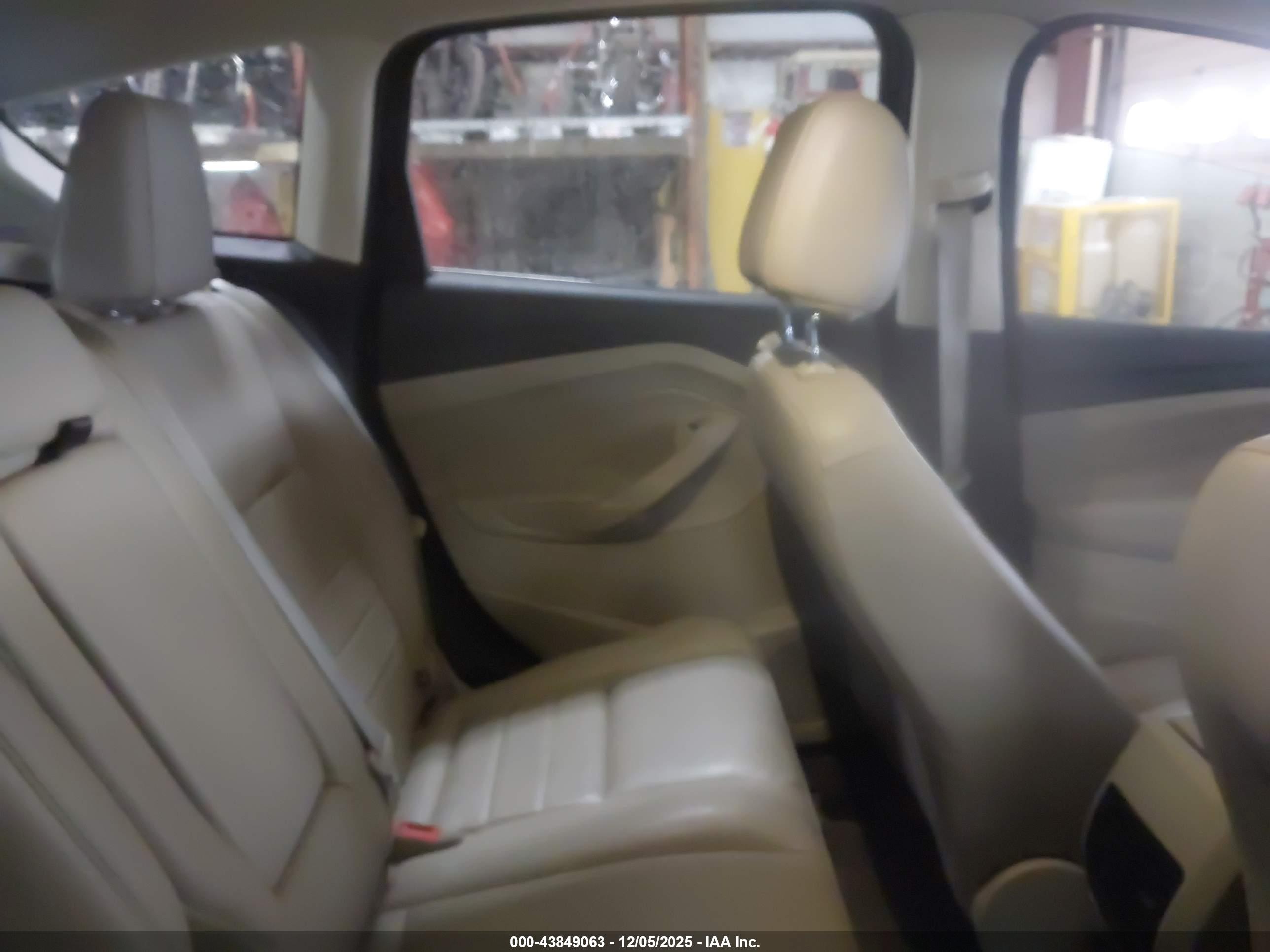 FORD C-MAX image 8