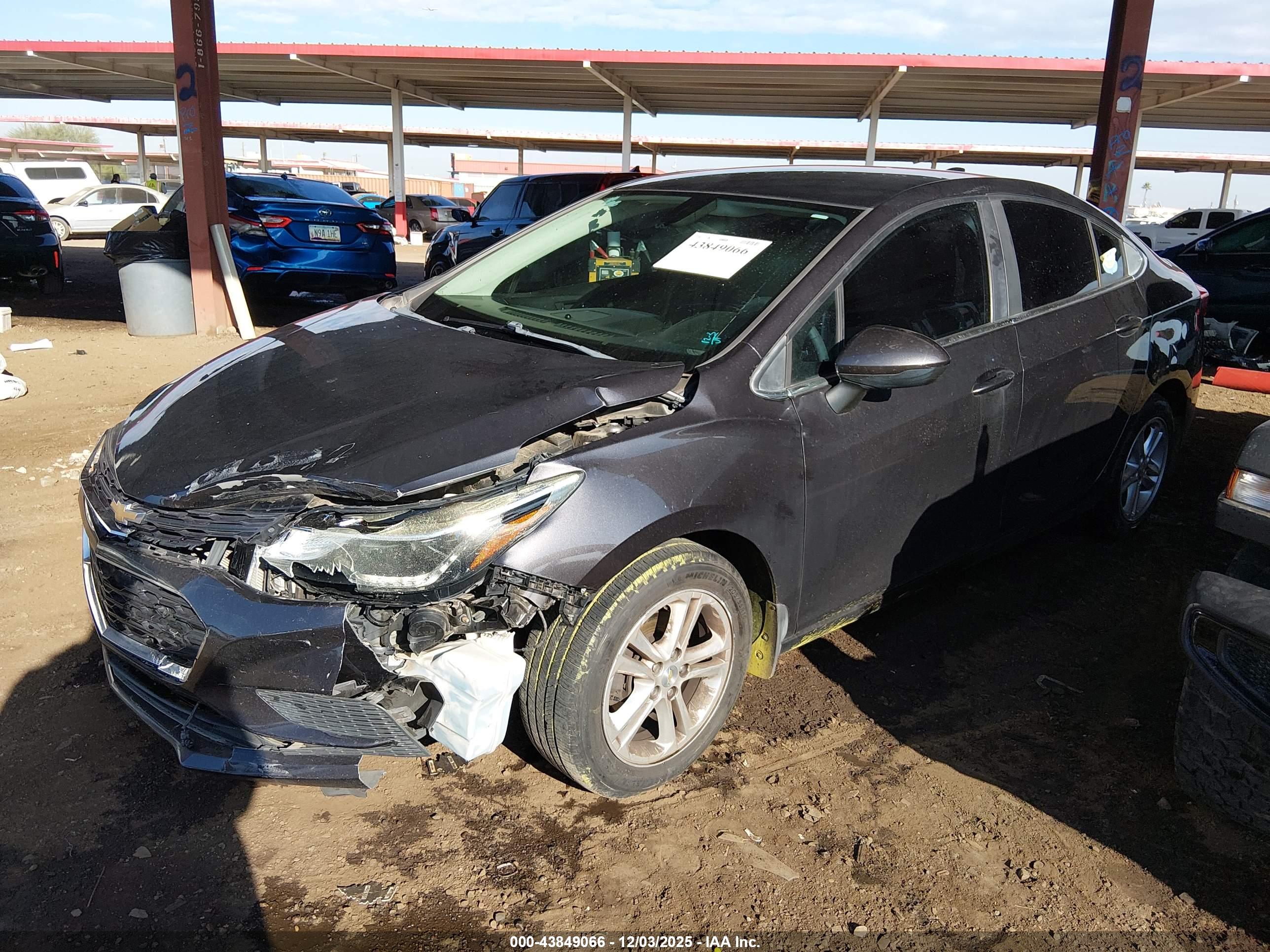 CHEVROLET CRUZE image 2
