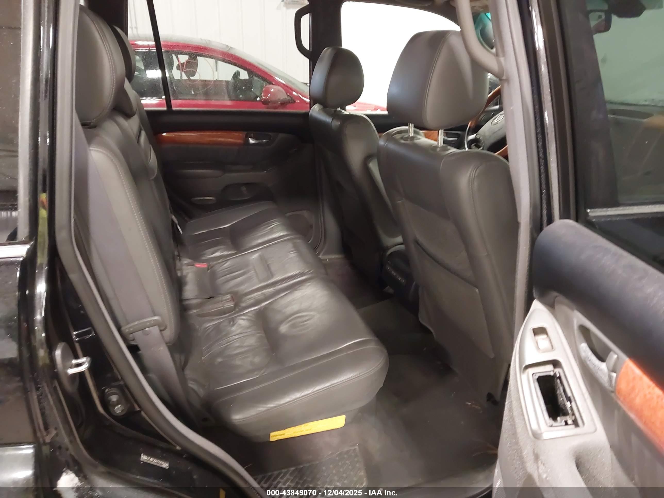 LEXUS GX image 8