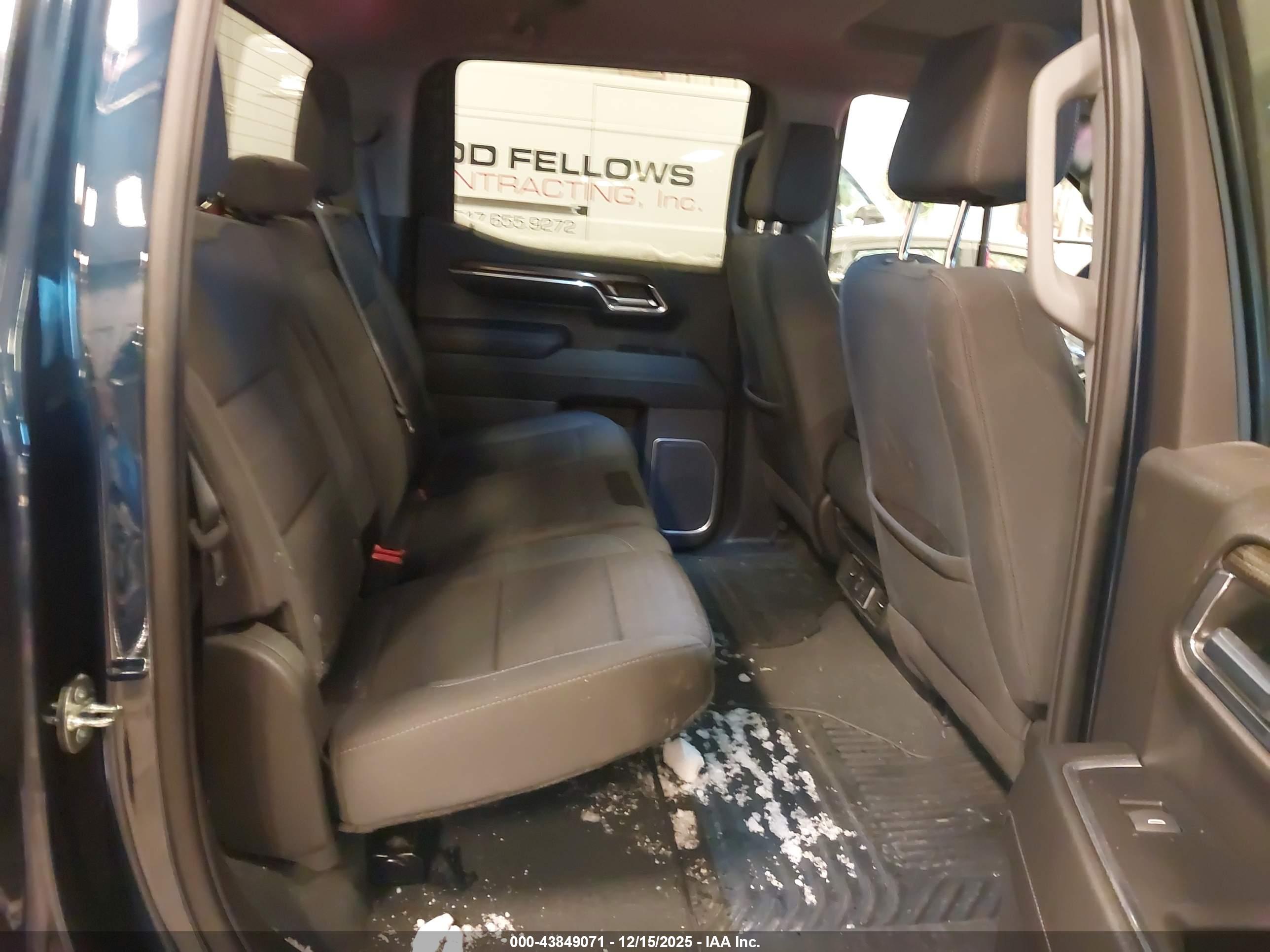 CHEVROLET SILVERADO image 8