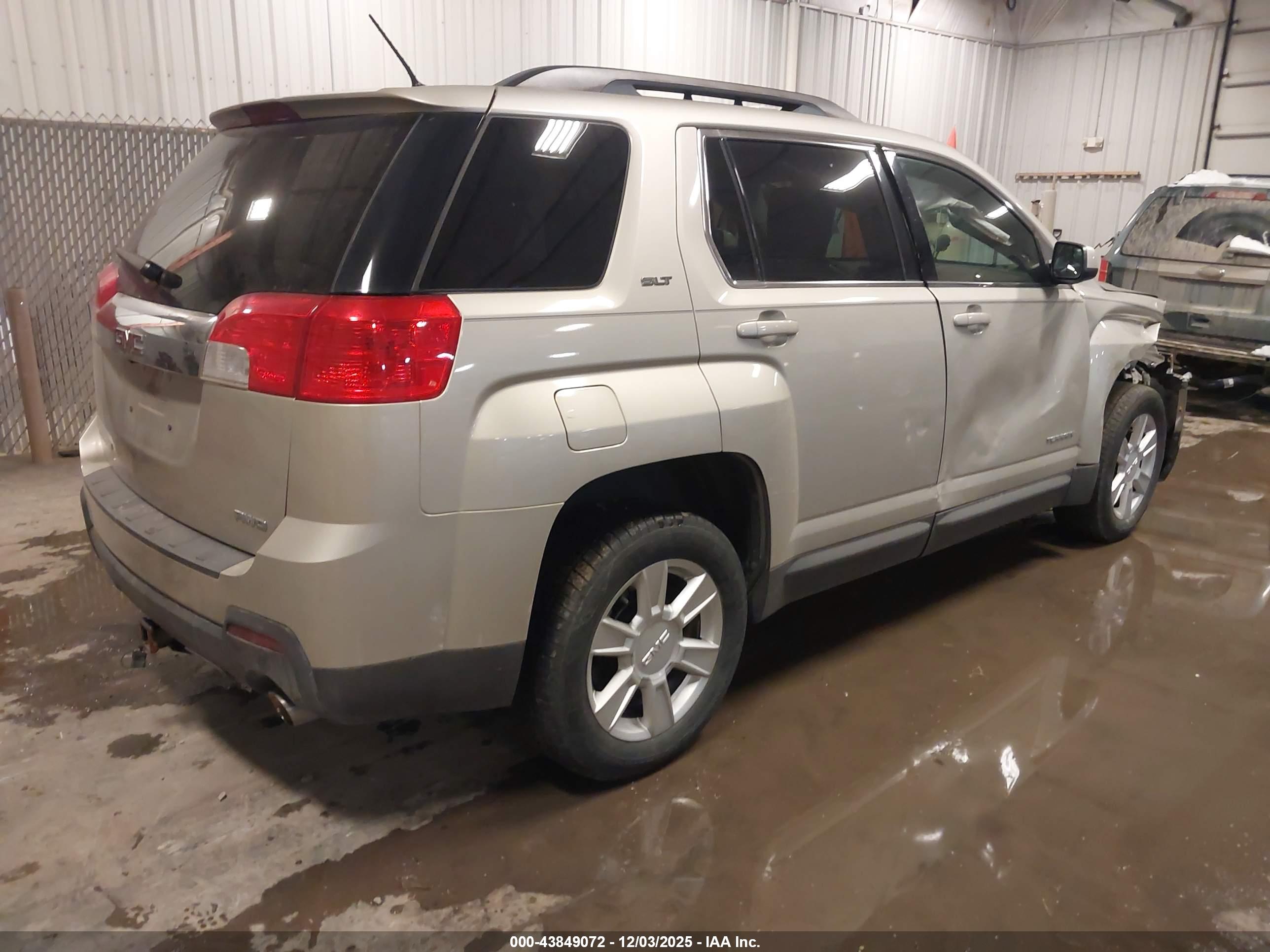 GMC TERRAIN image 4