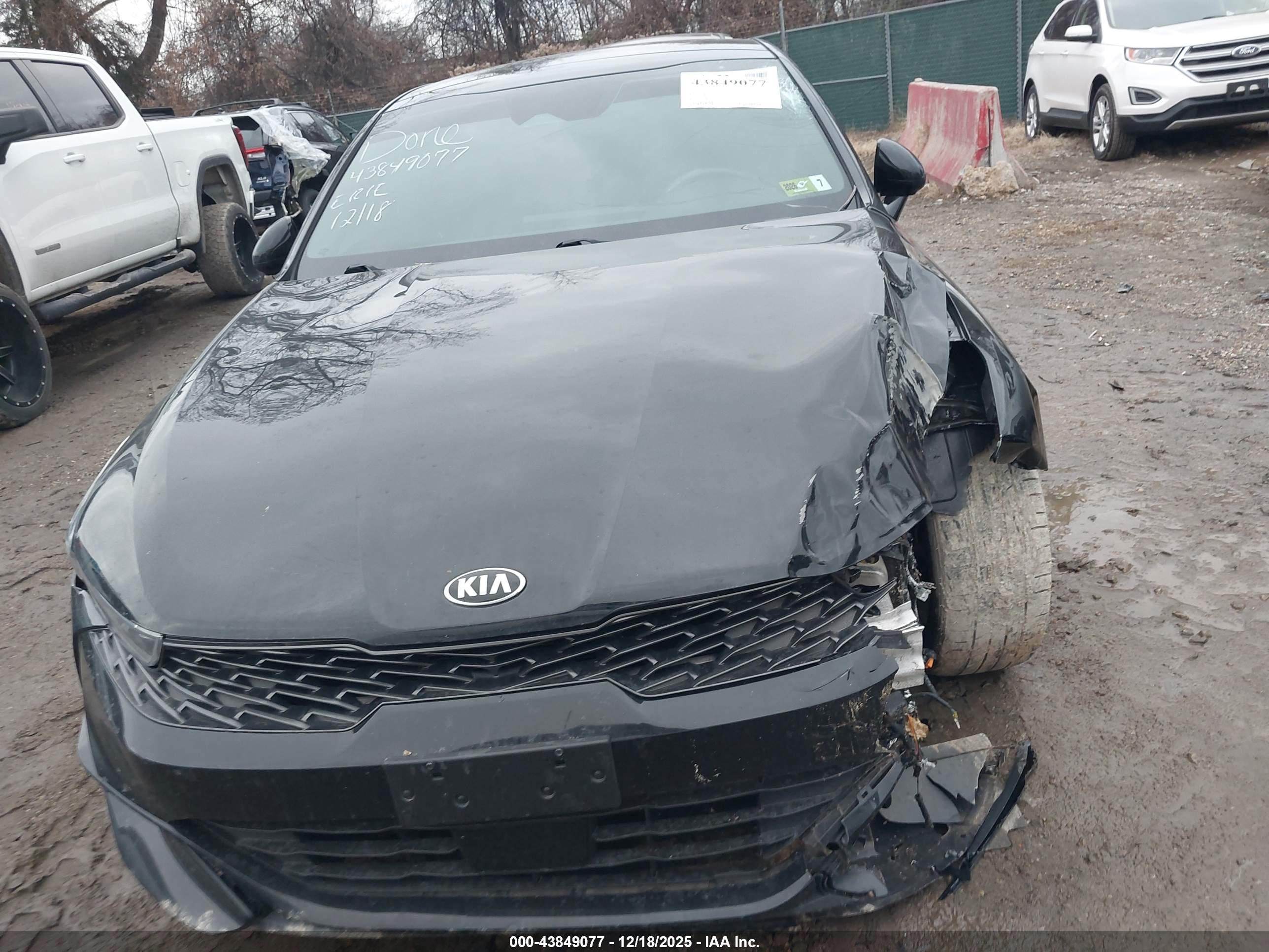 KIA K5 image 6