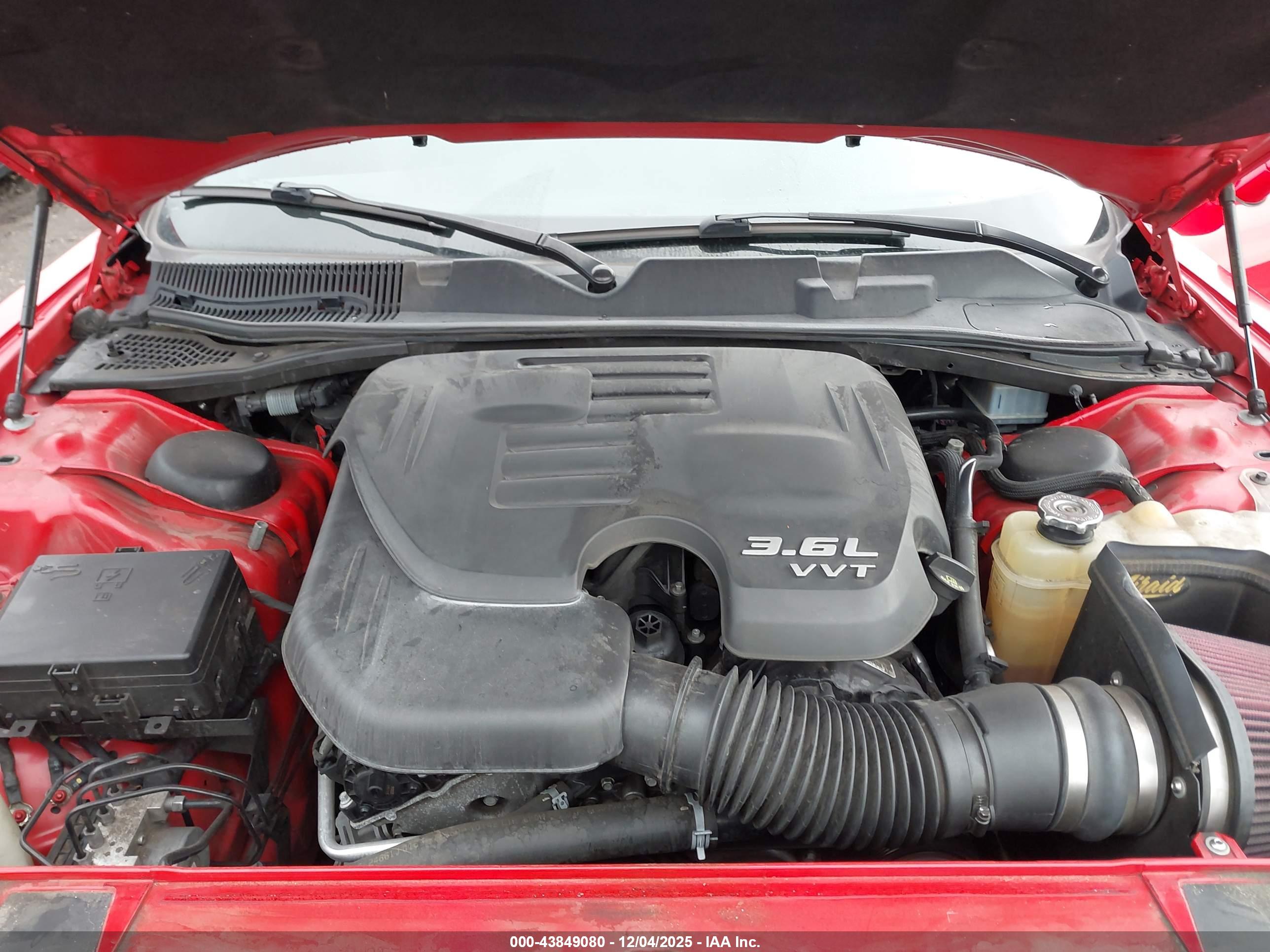 DODGE CHALLENGER image 10