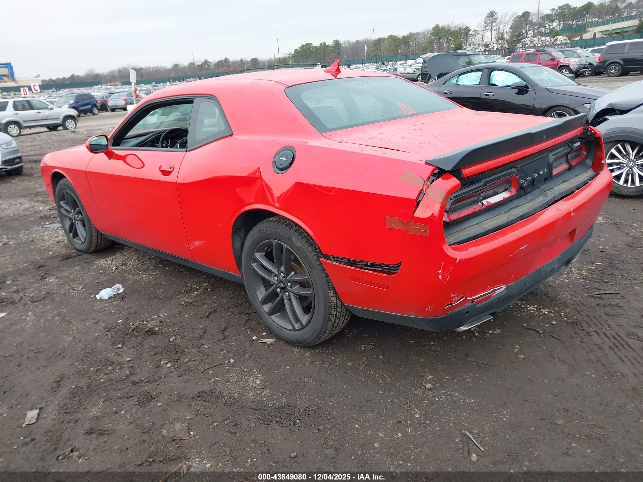 DODGE CHALLENGER image 3