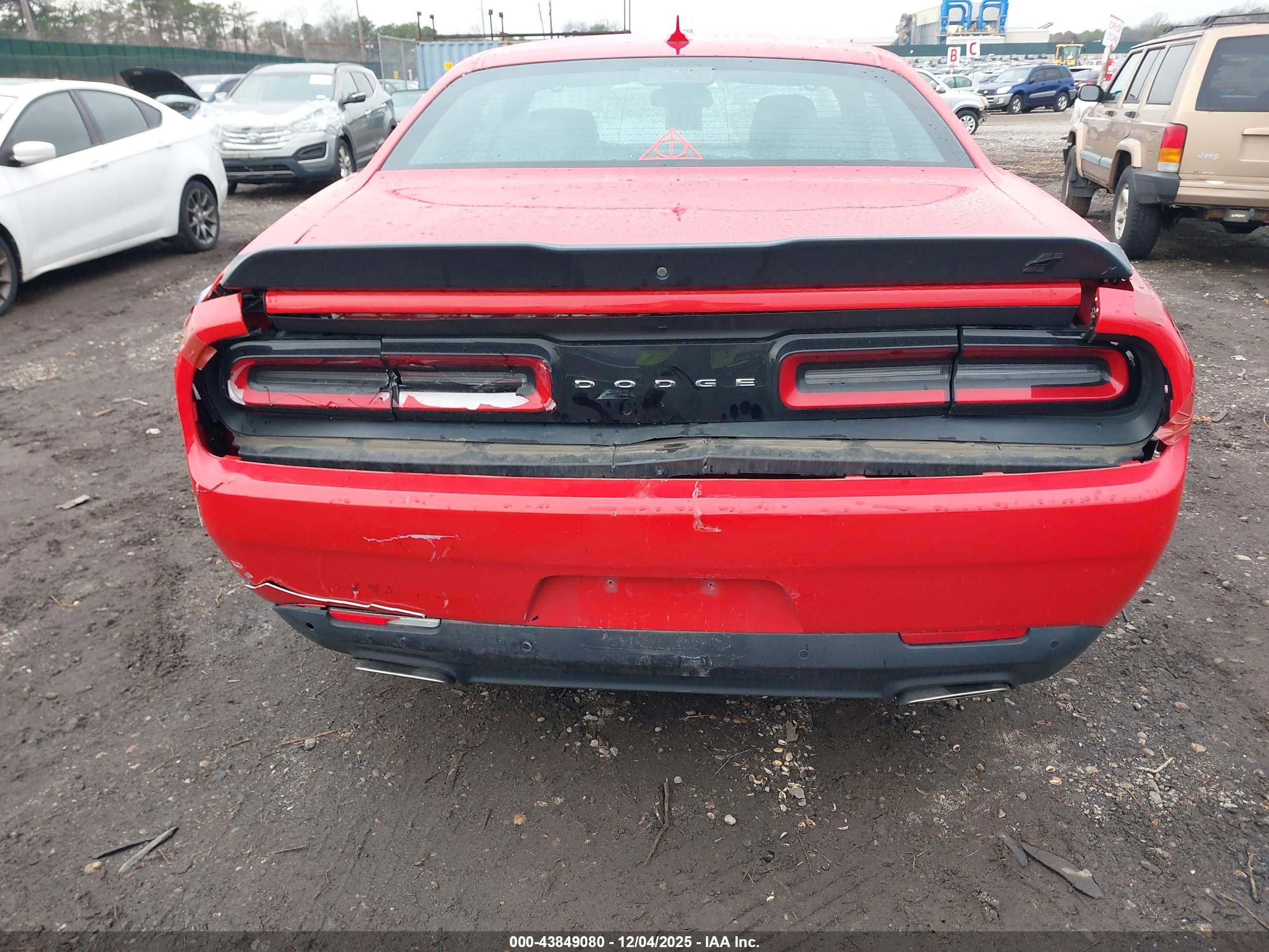 DODGE CHALLENGER image 6