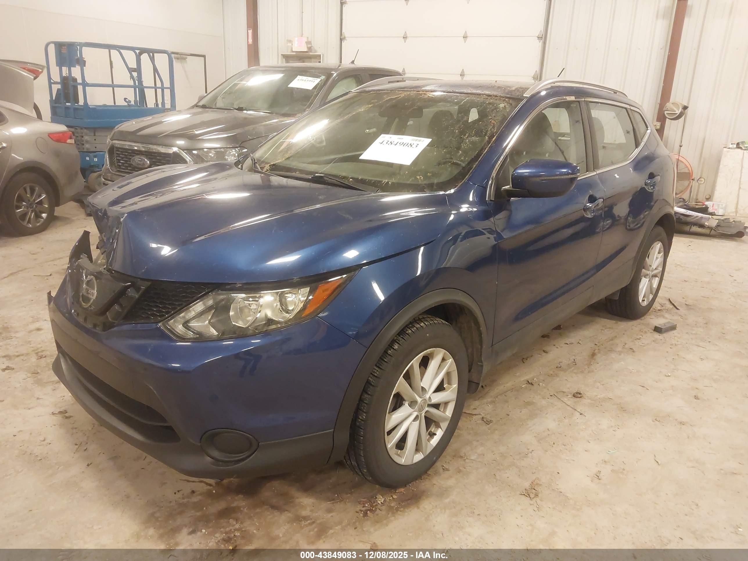 NISSAN ROGUE image 2