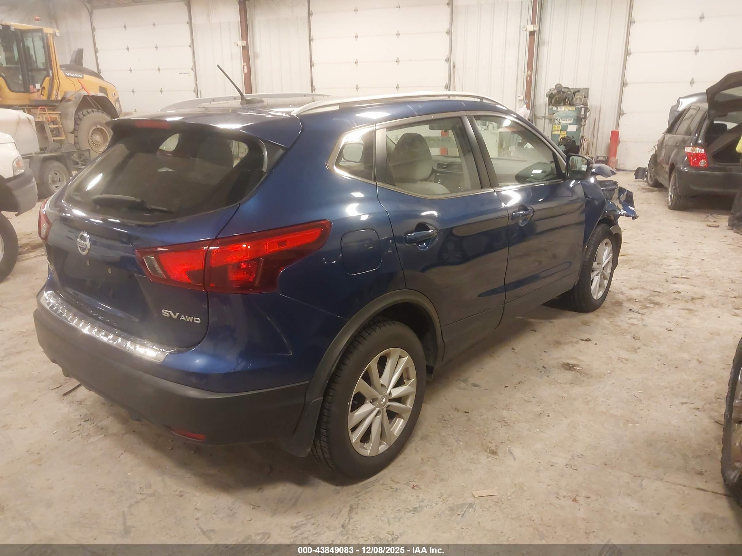 NISSAN ROGUE image 4
