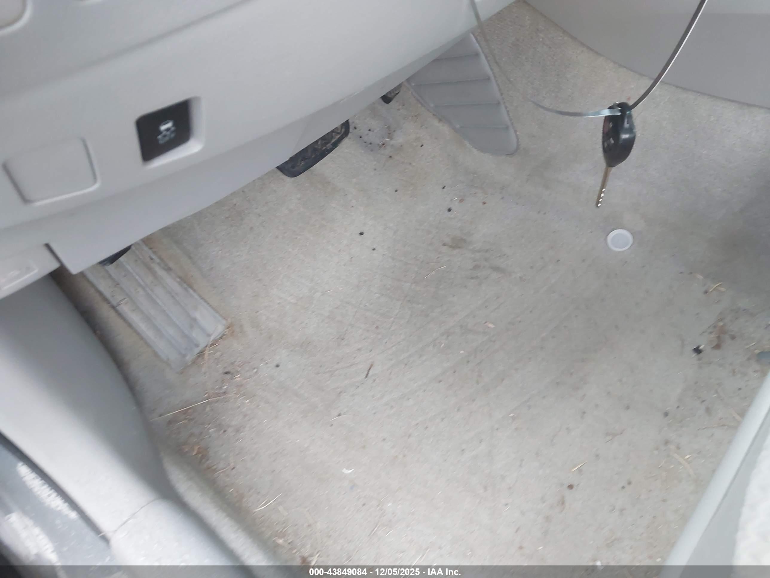 TOYOTA CAMRY image 11