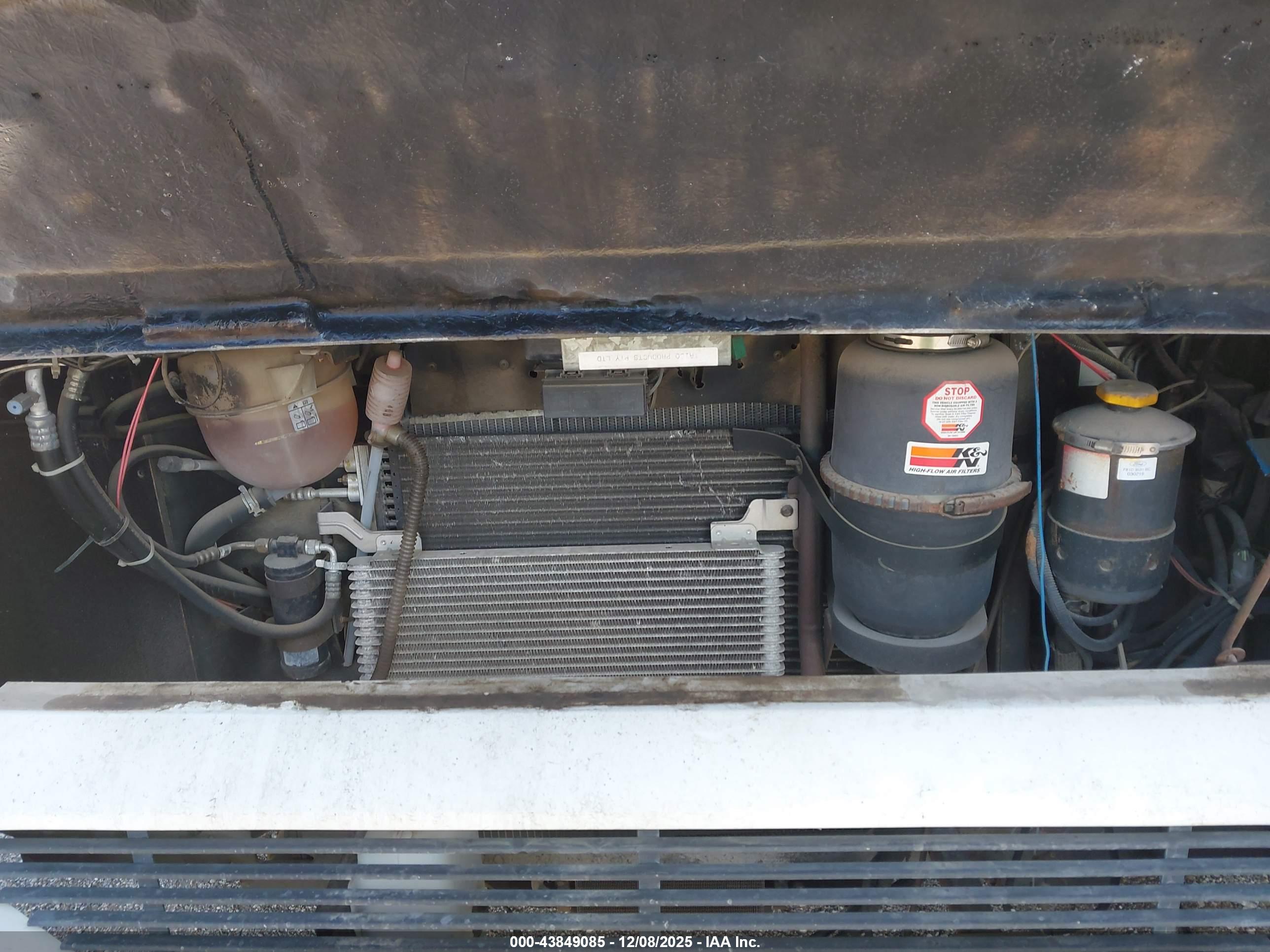 FORD F550 image 10