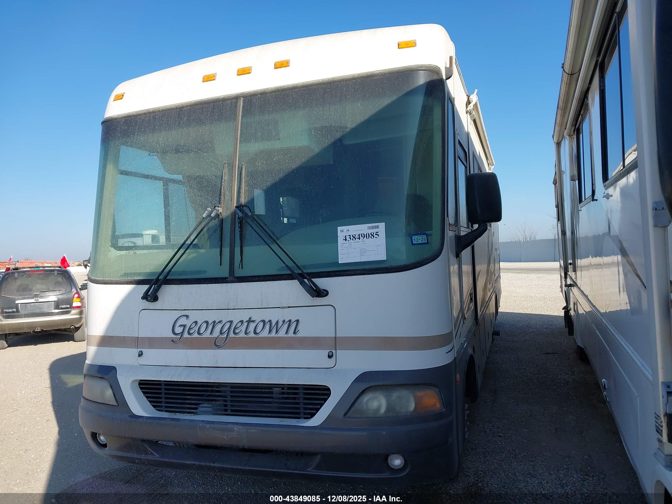 FORD F550 image 2