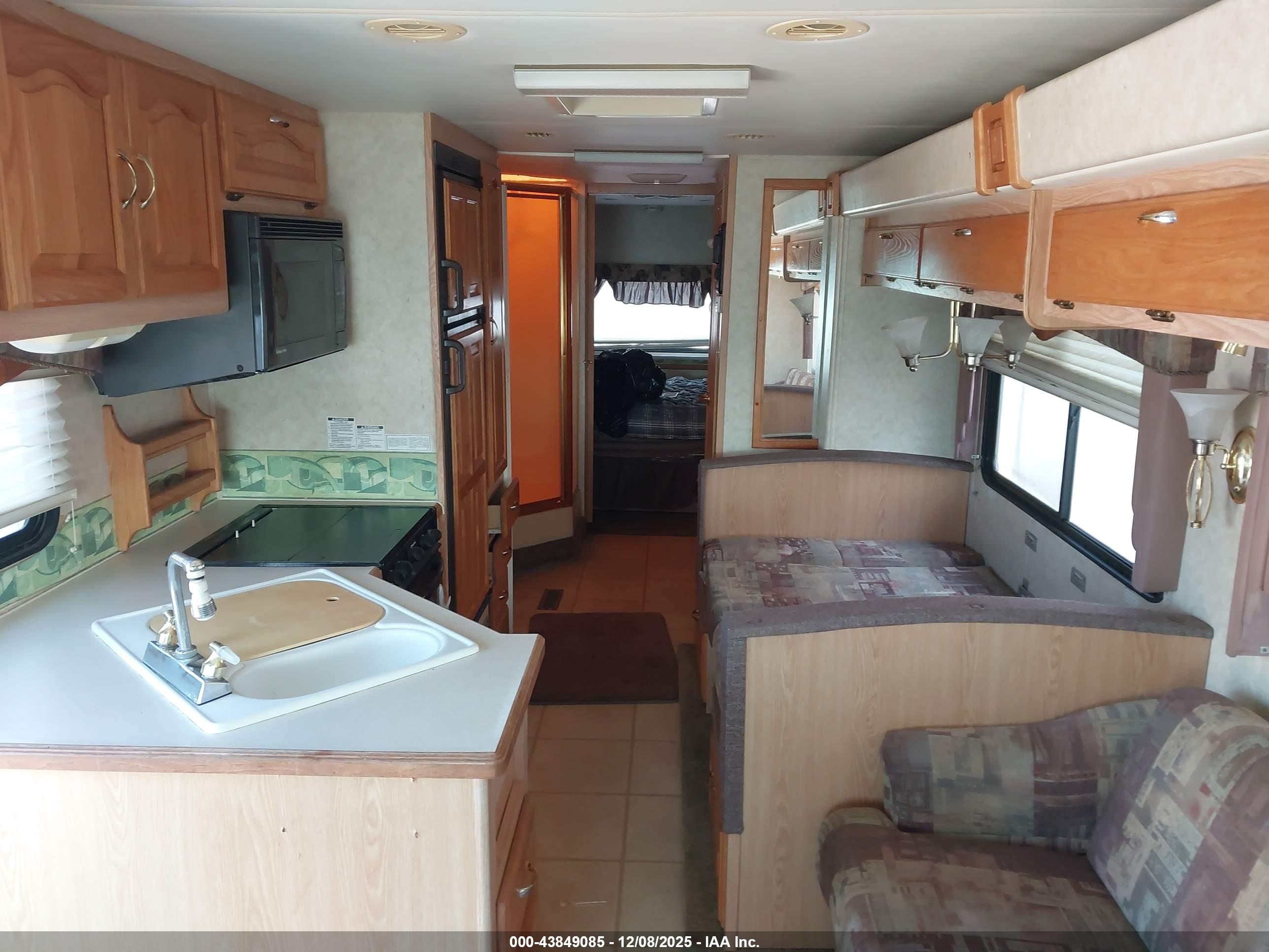 FORD F550 image 5