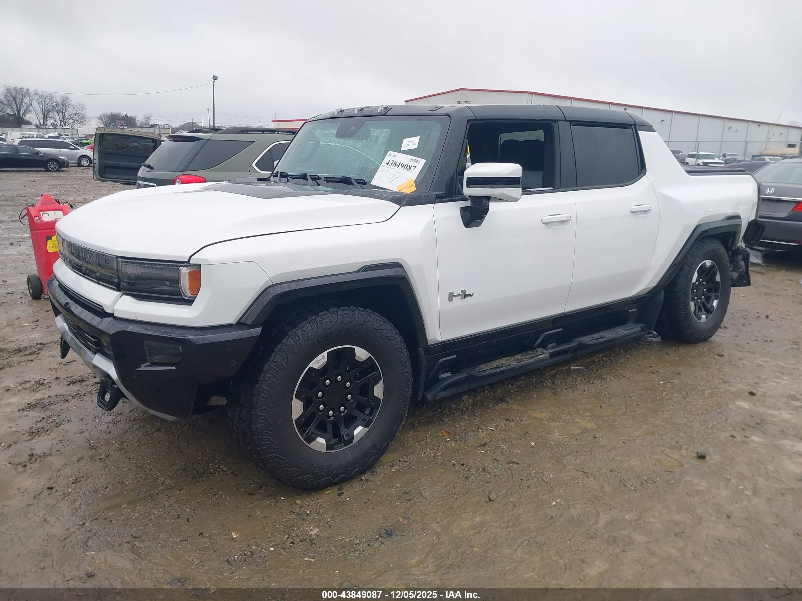 GMC HUMMER image 2