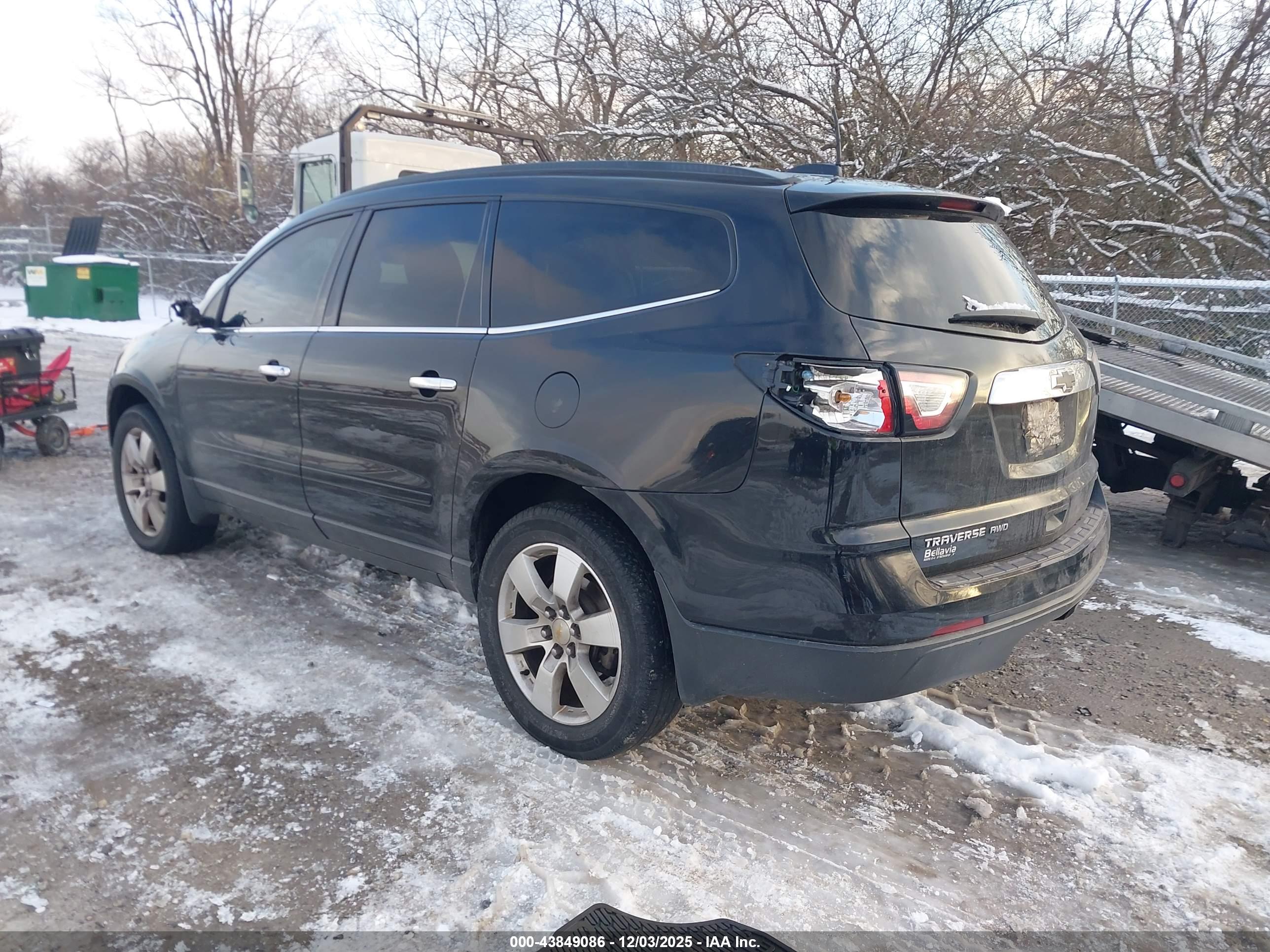 CHEVROLET TRAVERSE image 3