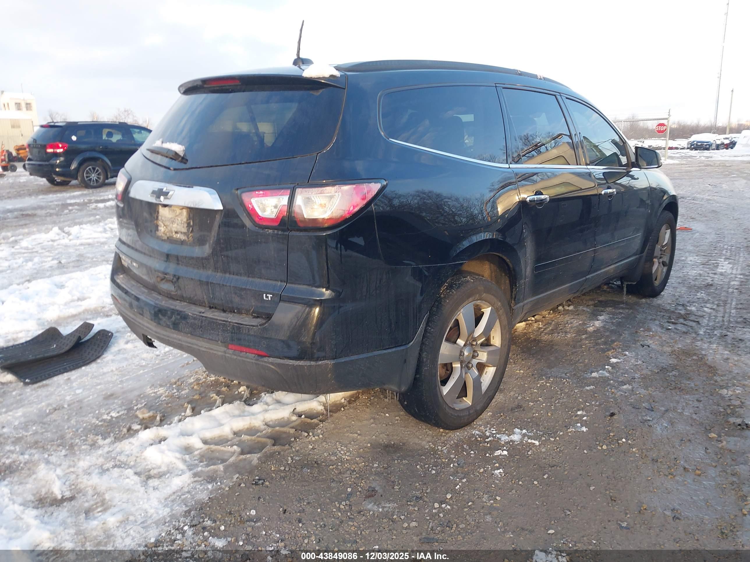 CHEVROLET TRAVERSE image 4