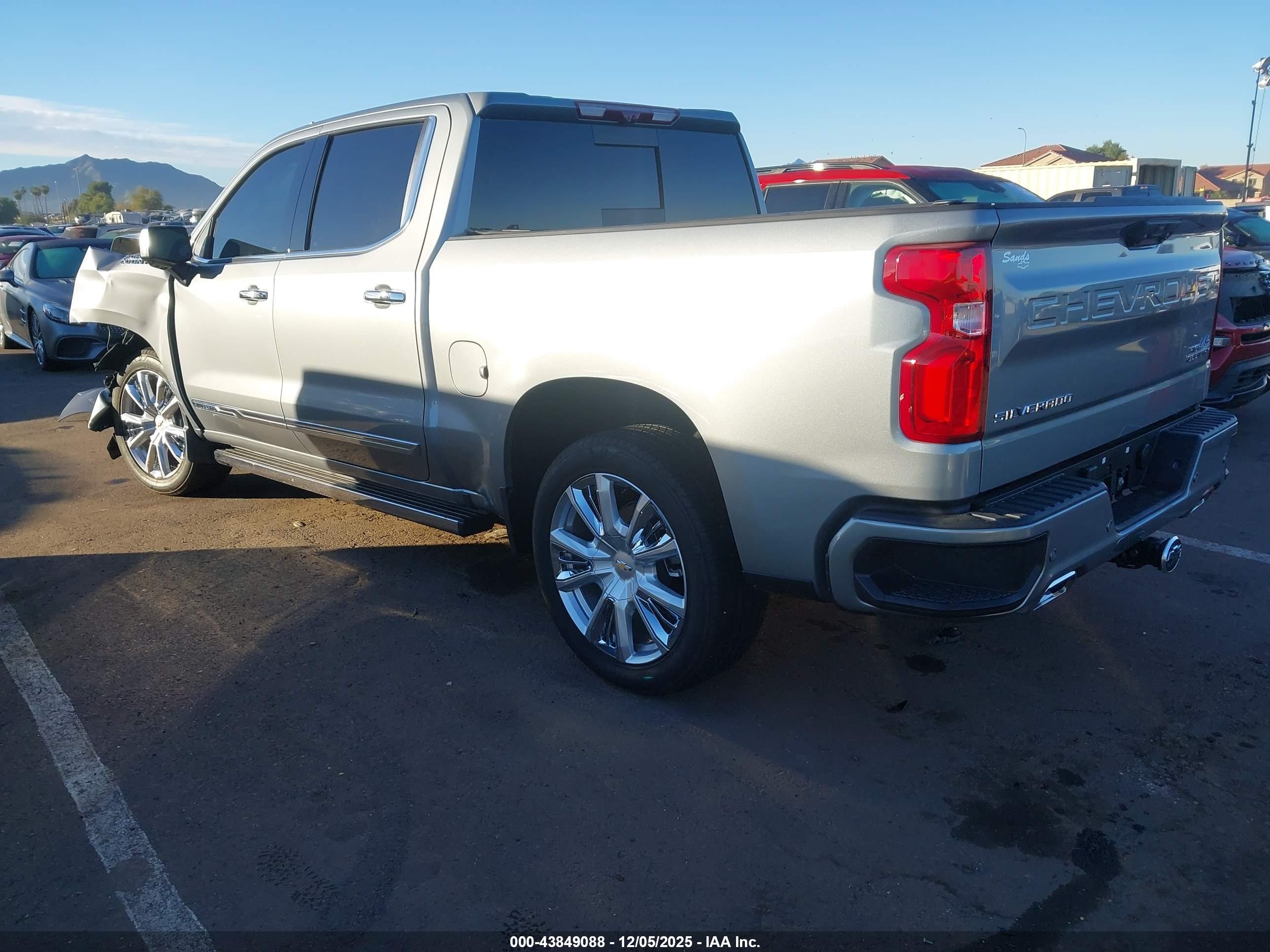 CHEVROLET SILVERADO image 3