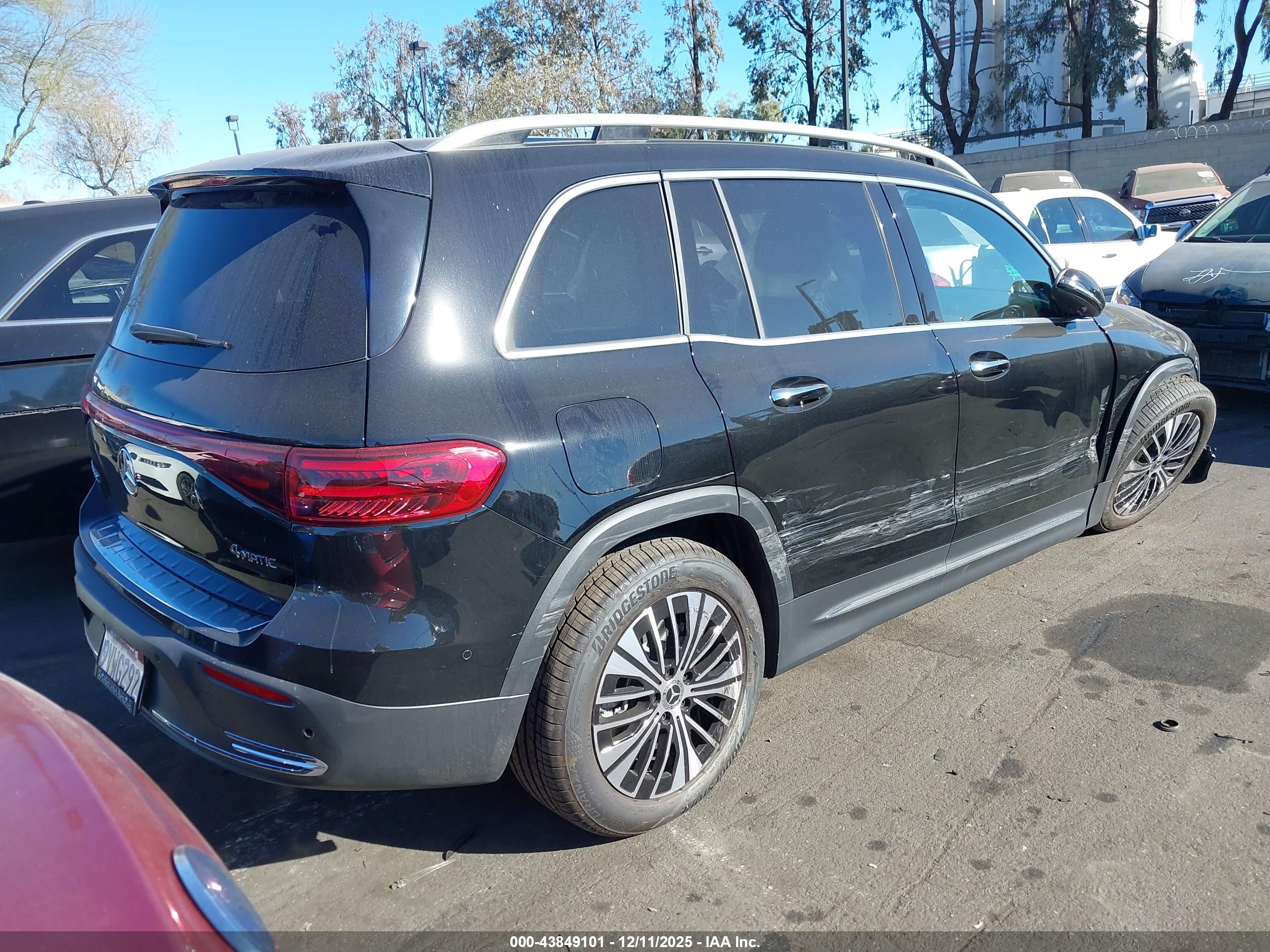 MERCEDES-BENZ EQB image 4