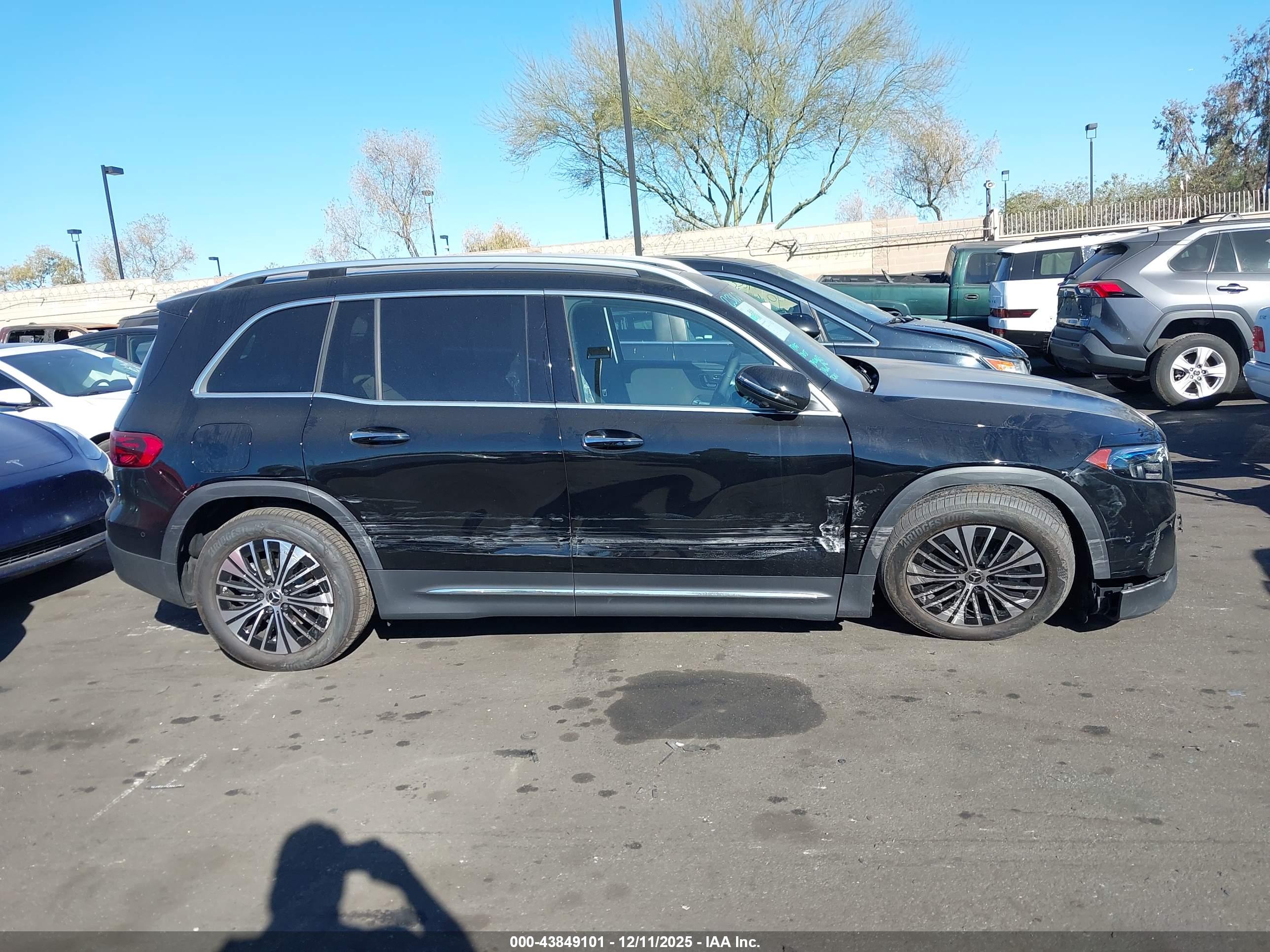 MERCEDES-BENZ EQB image 6