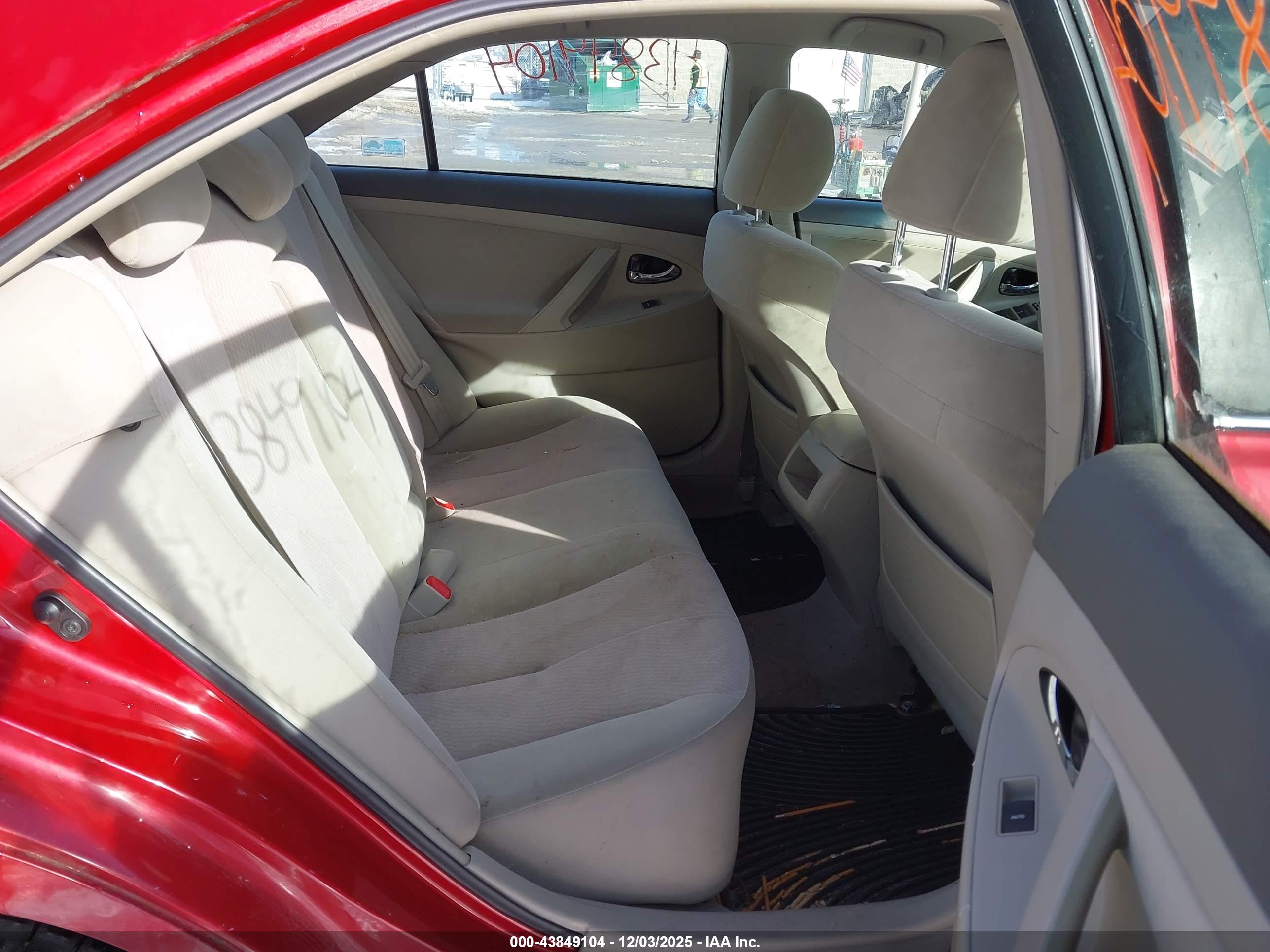 TOYOTA CAMRY image 8