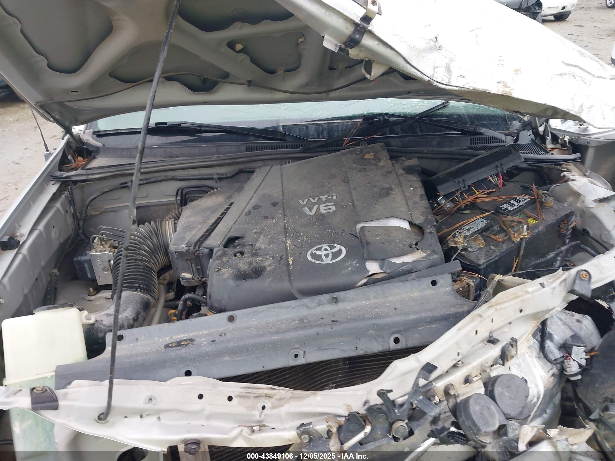 TOYOTA TACOMA image 10
