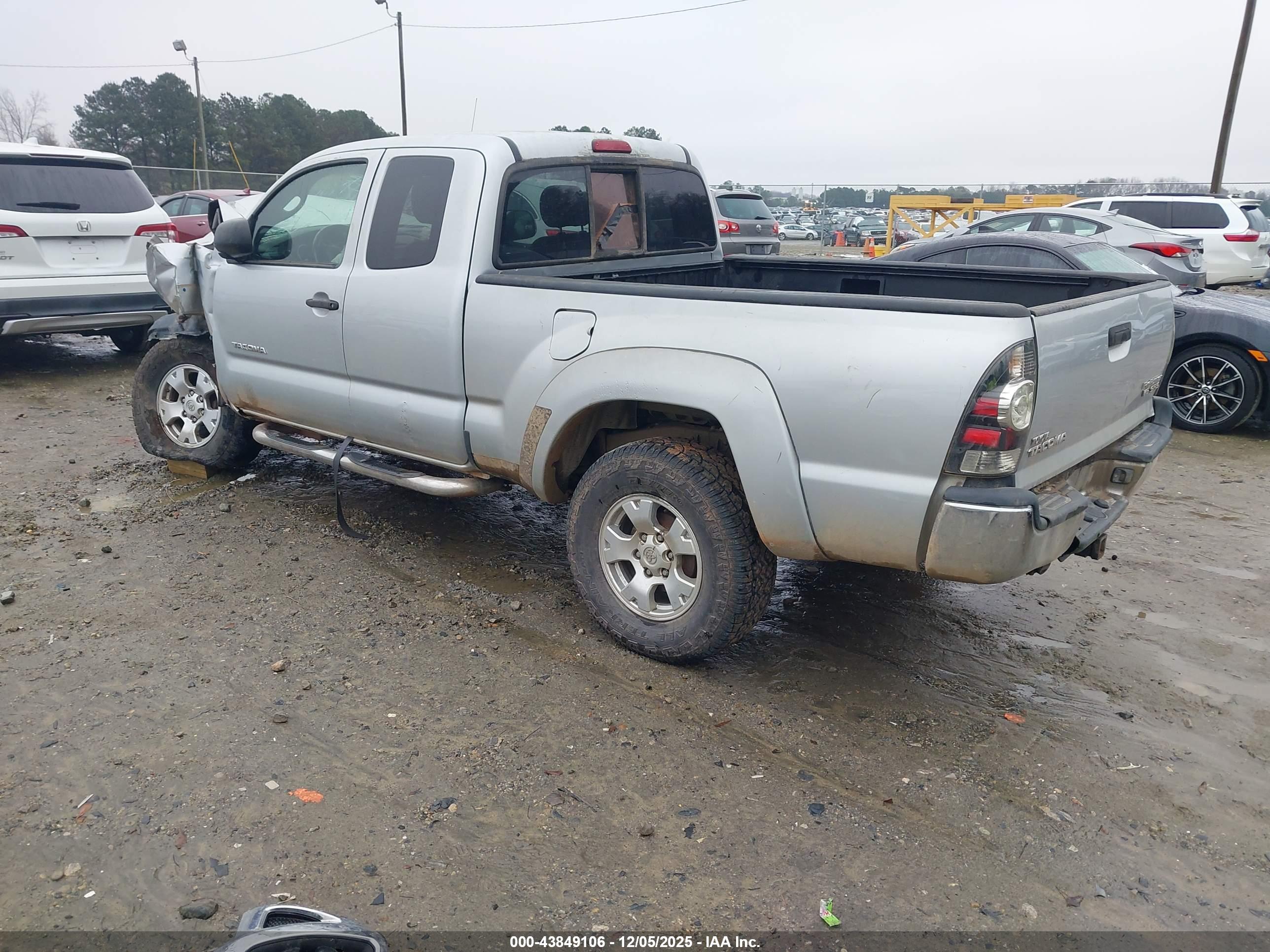 TOYOTA TACOMA image 3